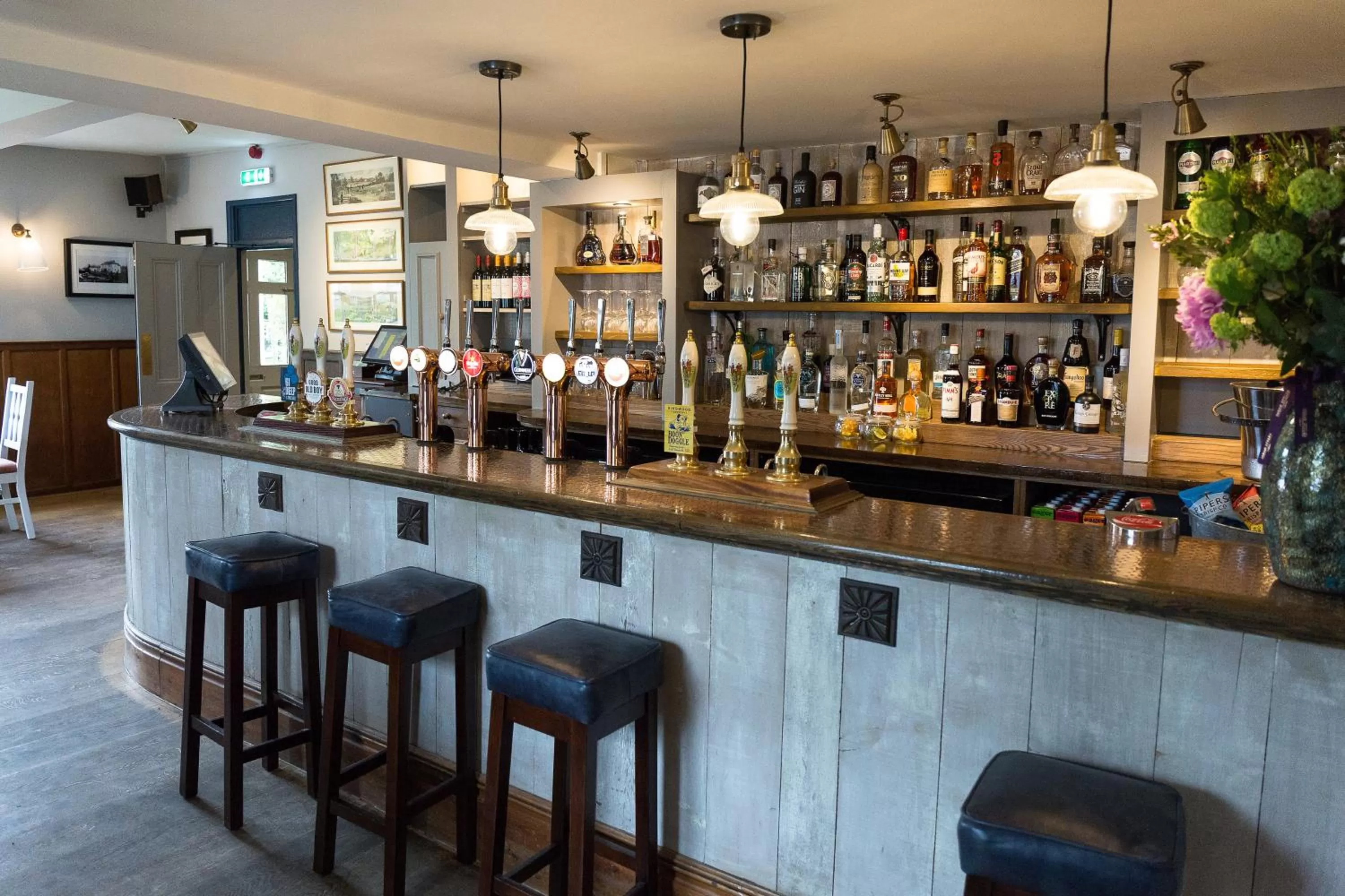 Restaurant/places to eat in The Dundas Arms