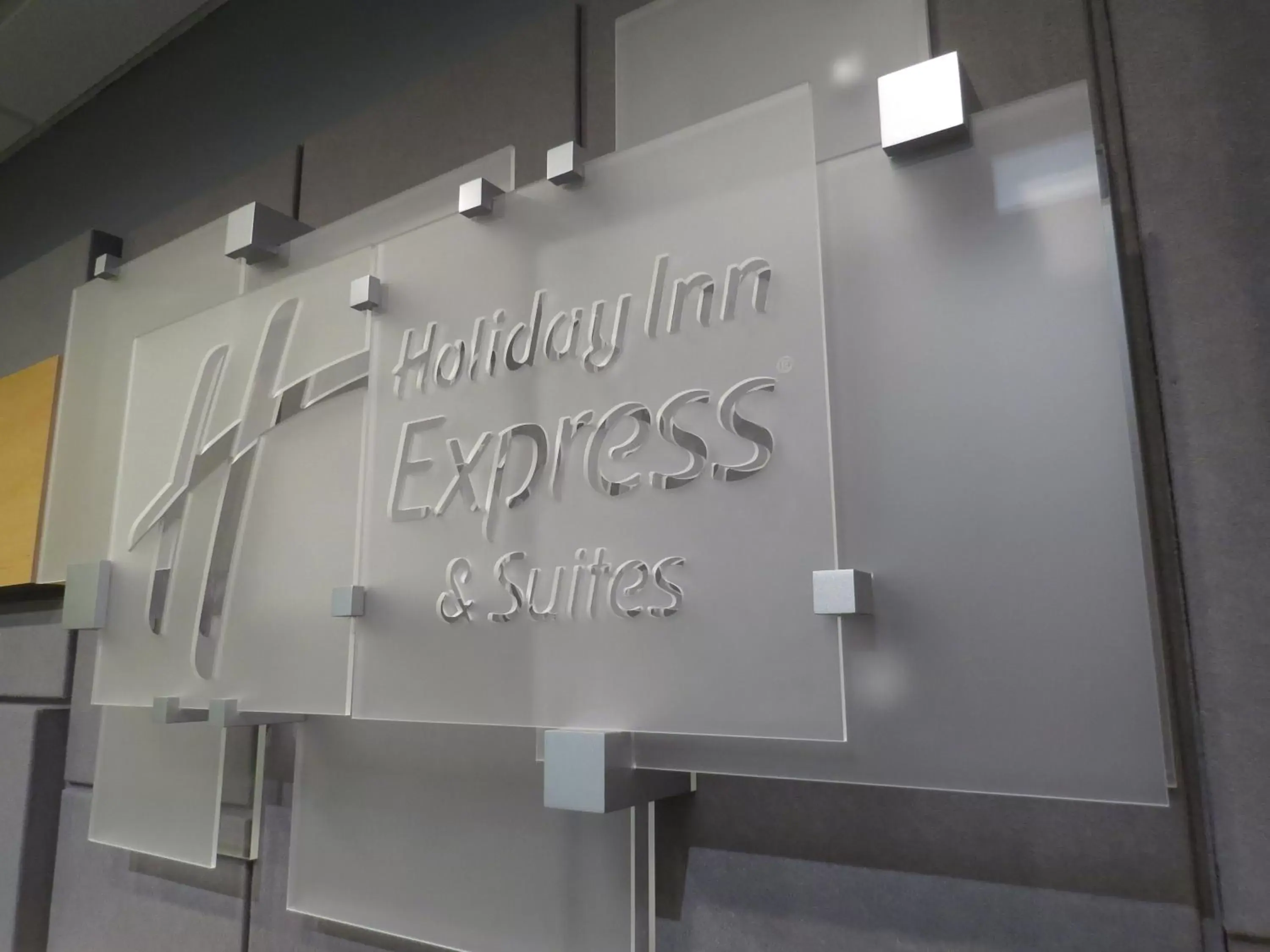 Property building in Holiday Inn Express & Suites Spring Hill by IHG Property building in Holiday Inn Express & Suites Spring Hill by IHG