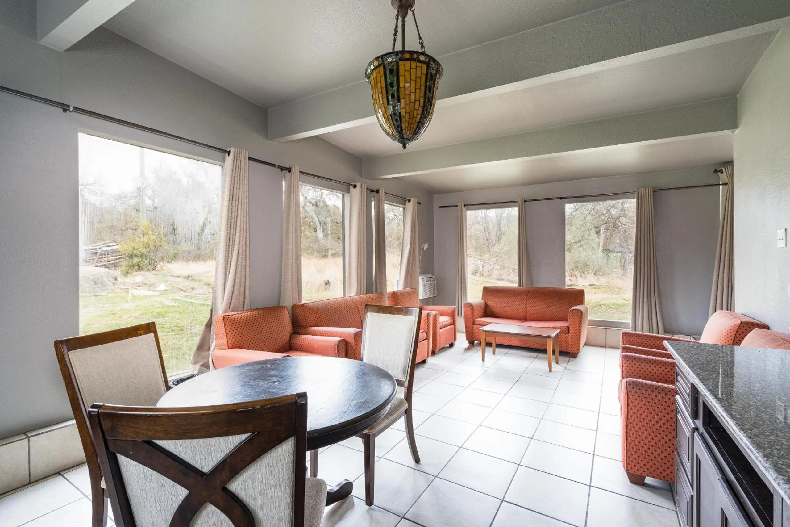 Mountain Trail Lodge and Vacation Rentals