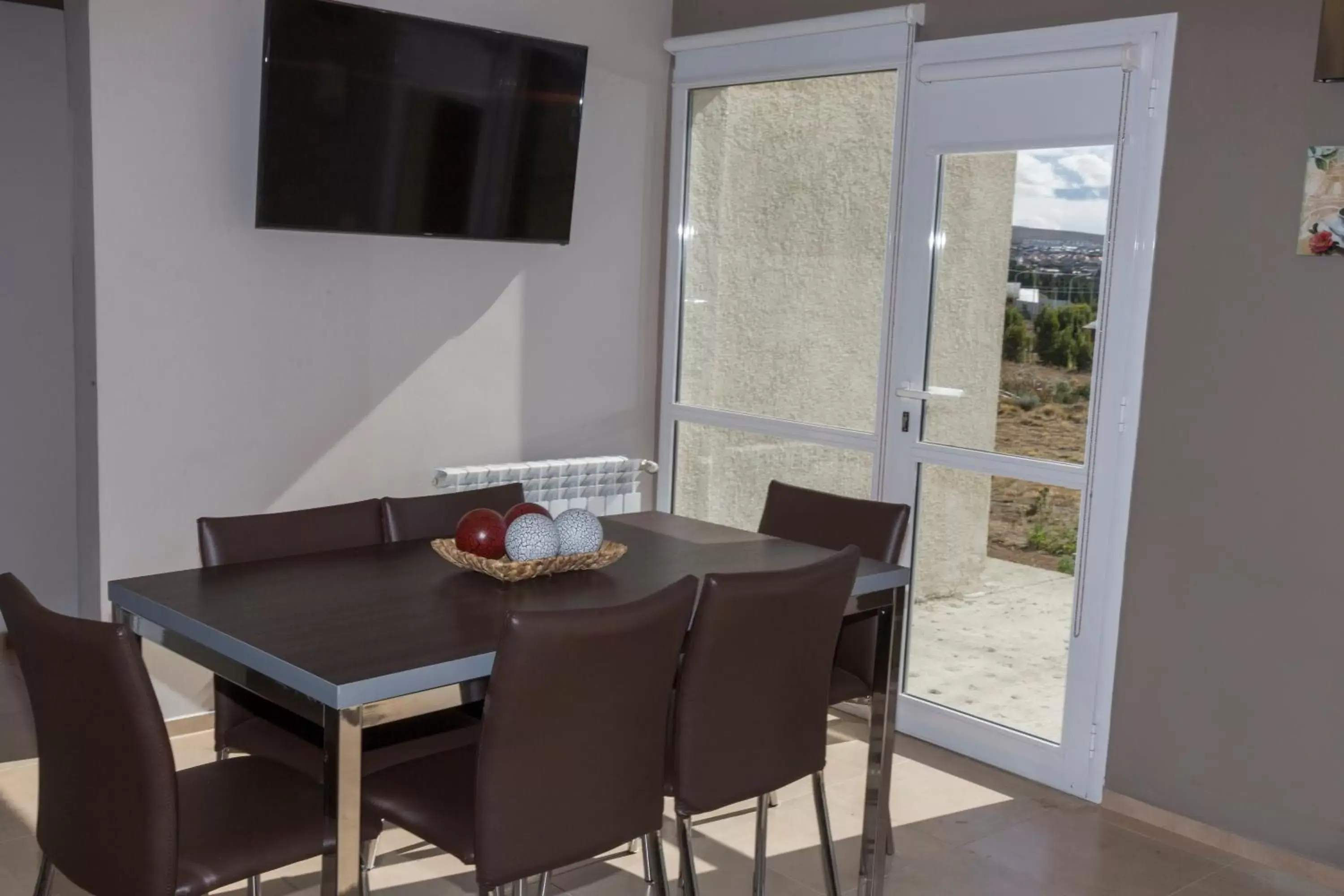 Living room, Dining Area in Tierra Tehuelche Hostería y Aparts