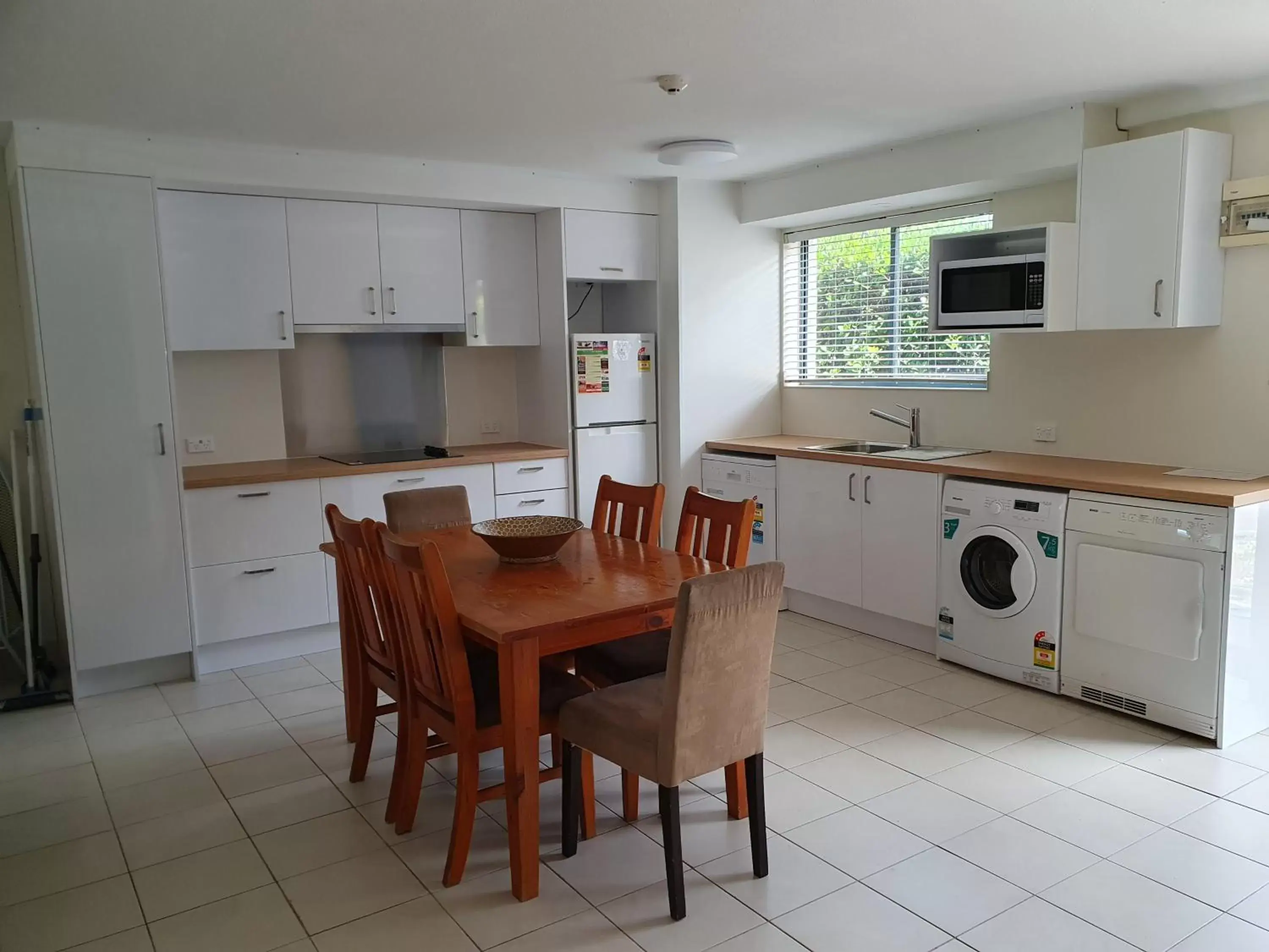 Kitchen or kitchenette, Kitchen/Kitchenette in Nelson Bay Breeze