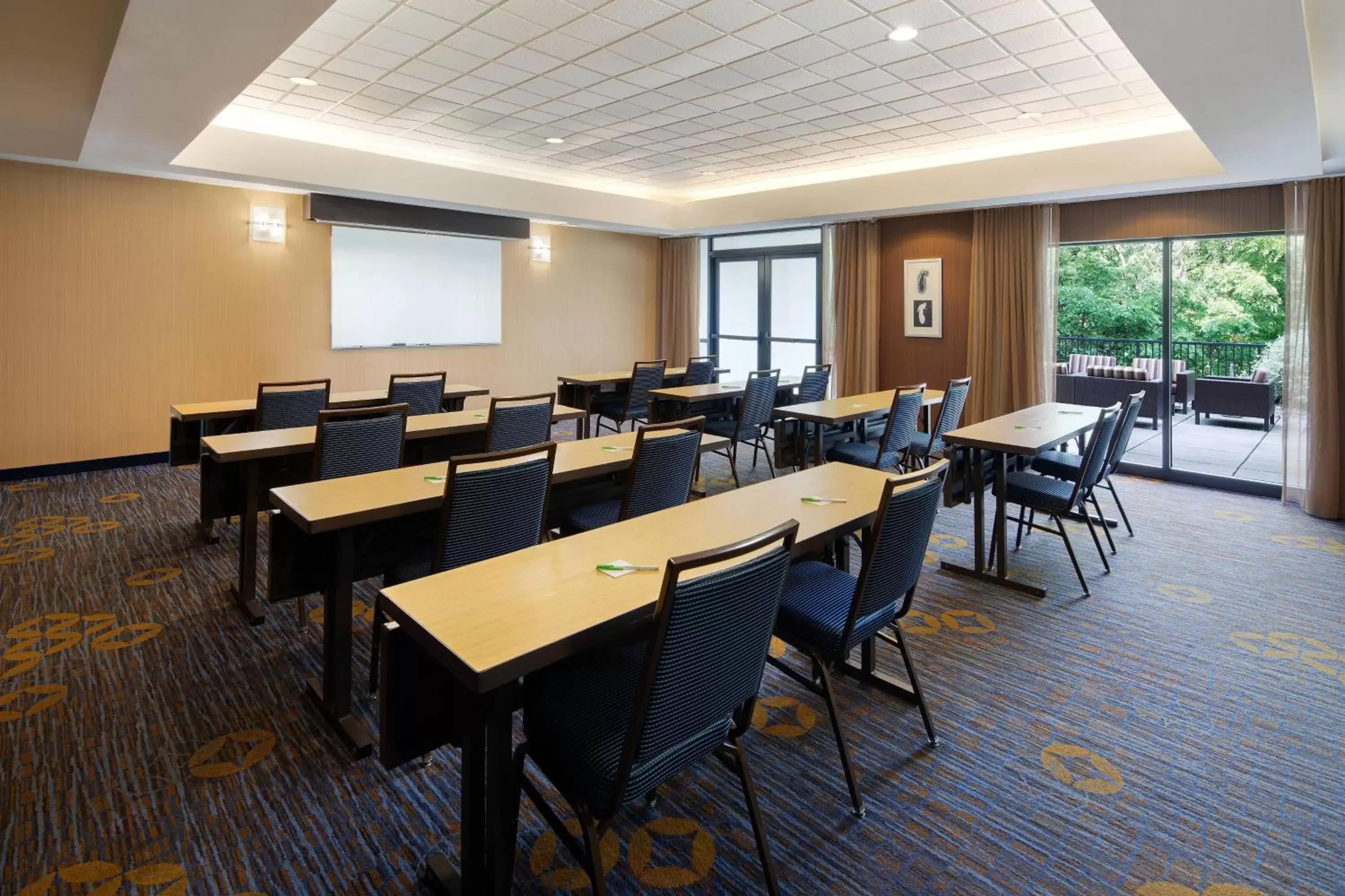 Meeting/conference room in Courtyard Grand Rapids Airport