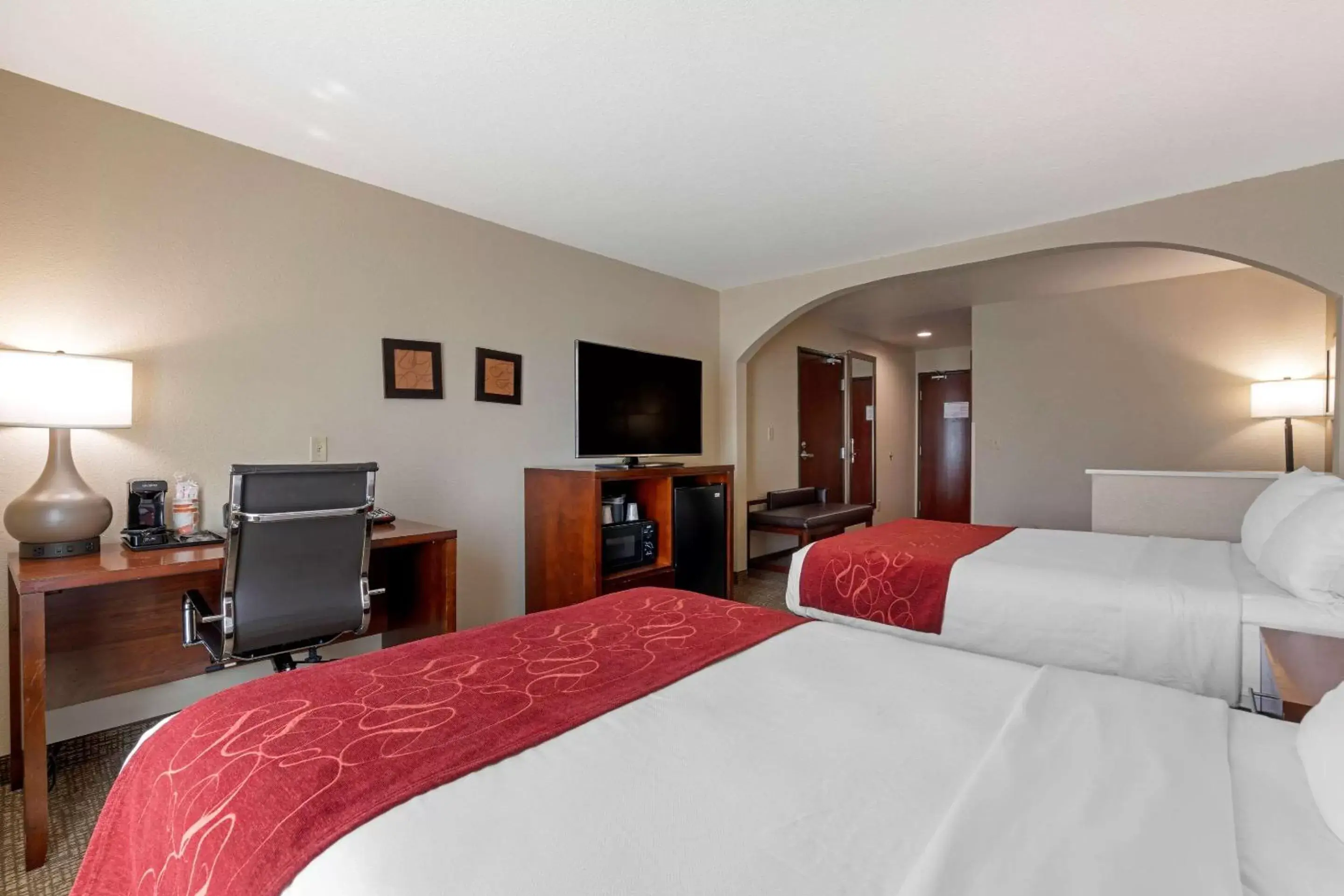 Photo of the whole room in Comfort Suites Downtown Sacramento