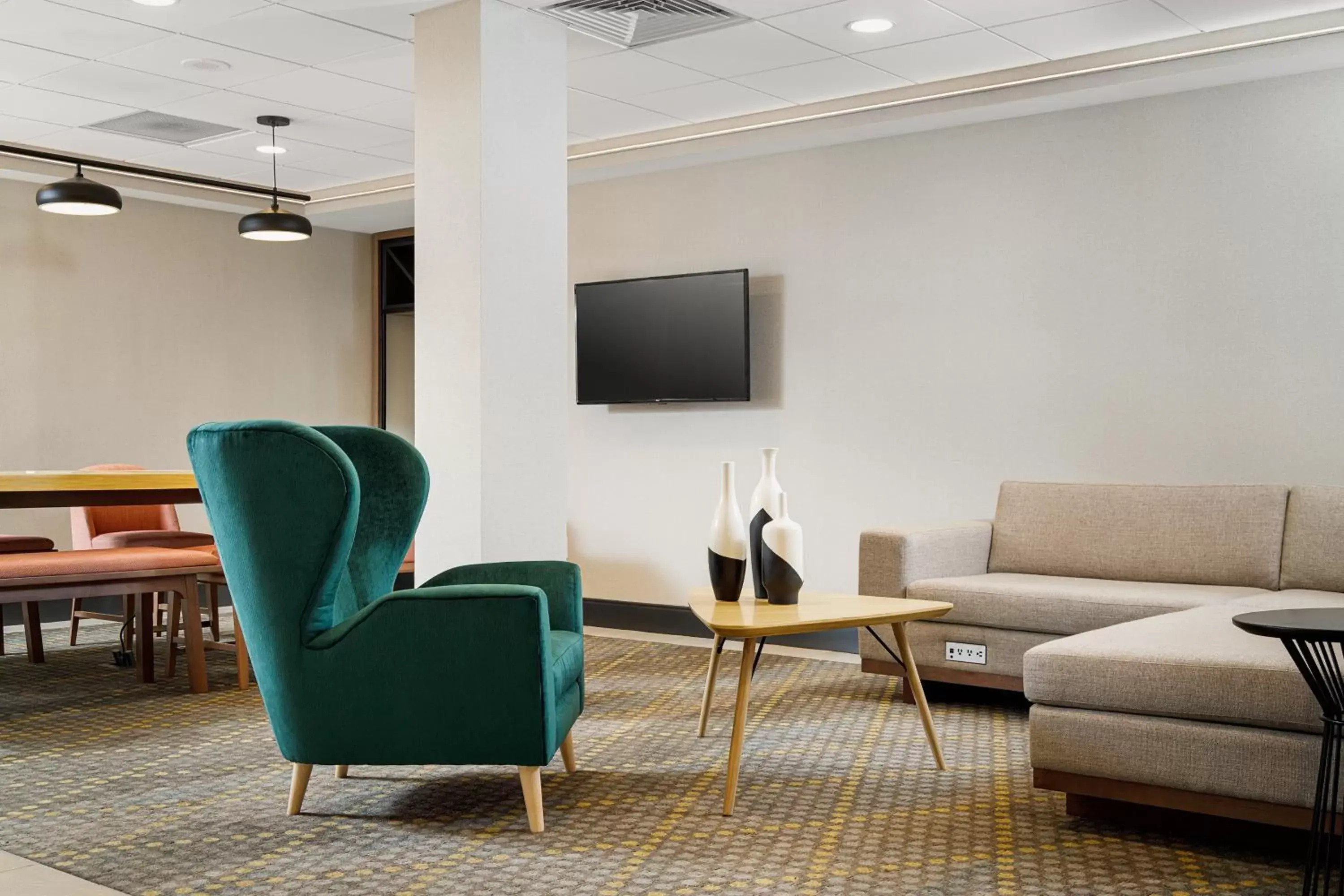 Property building, Seating Area in Holiday Inn Cleveland, an IHG Hotel