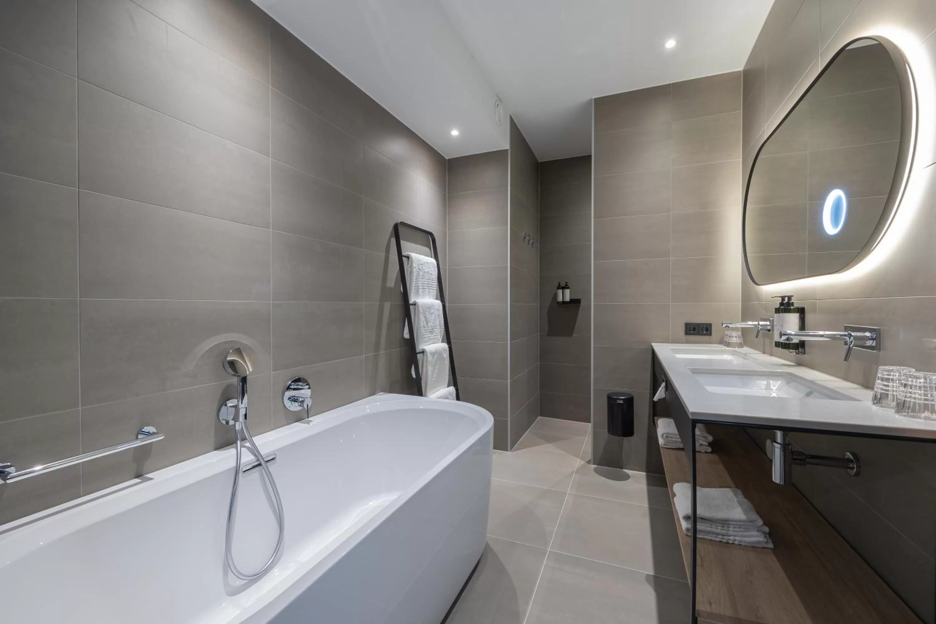 Bathroom in Van der Valk hotel Den Haag Wassenaar