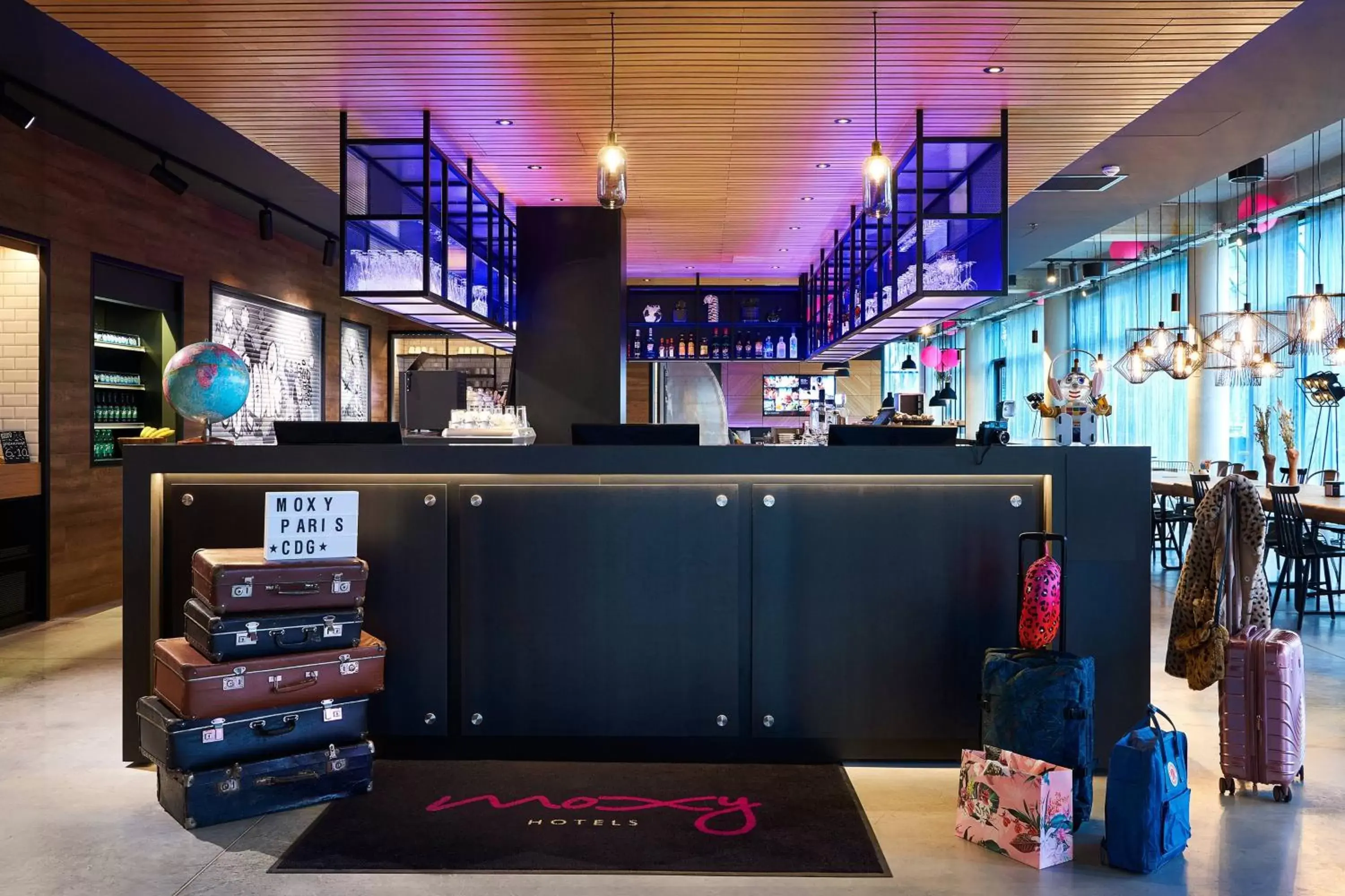 Lobby or reception in Moxy Paris Charles de Gaulle Airport