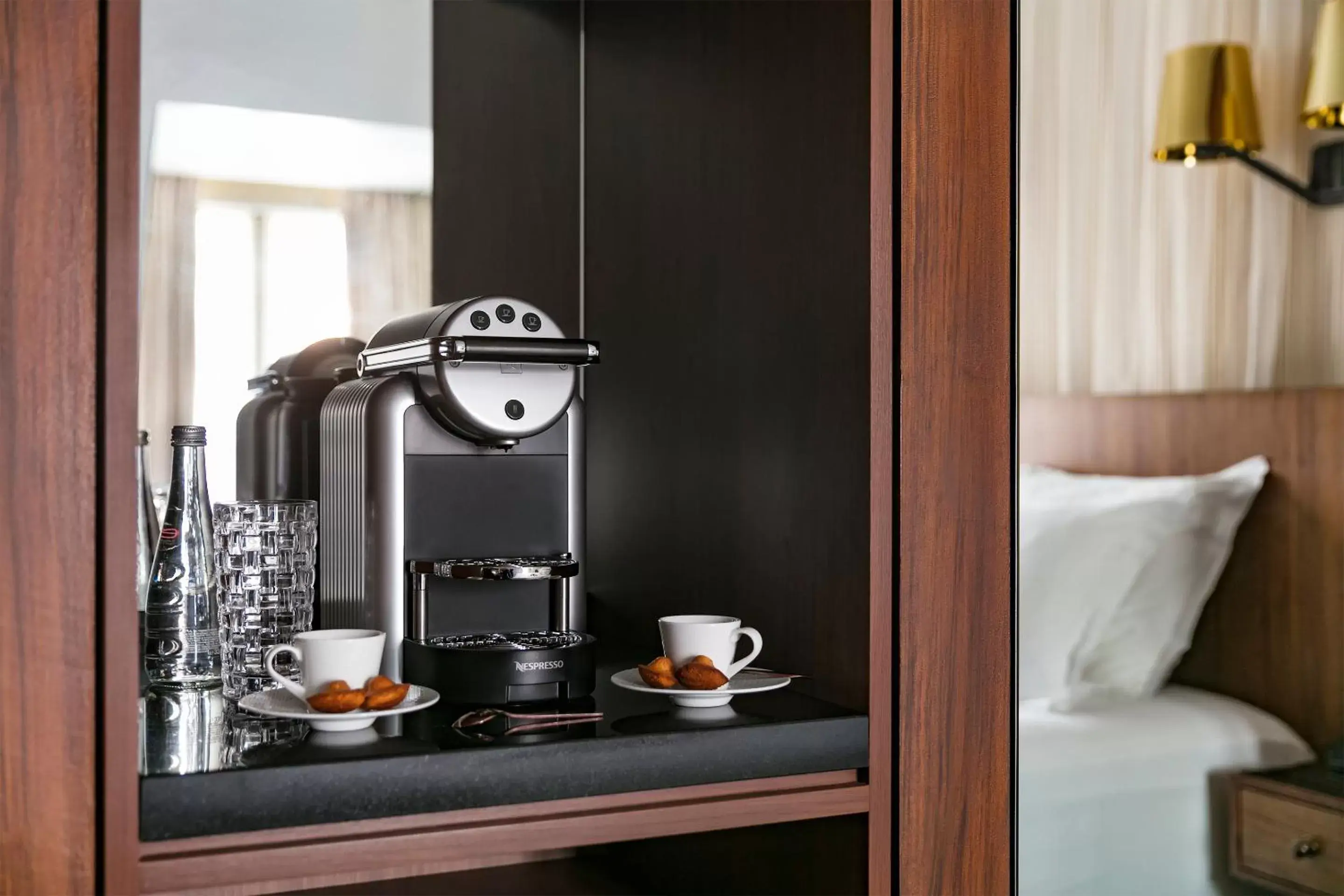 Coffee/Tea Facilities in Maison Albar Hotels Le Pont-Neuf