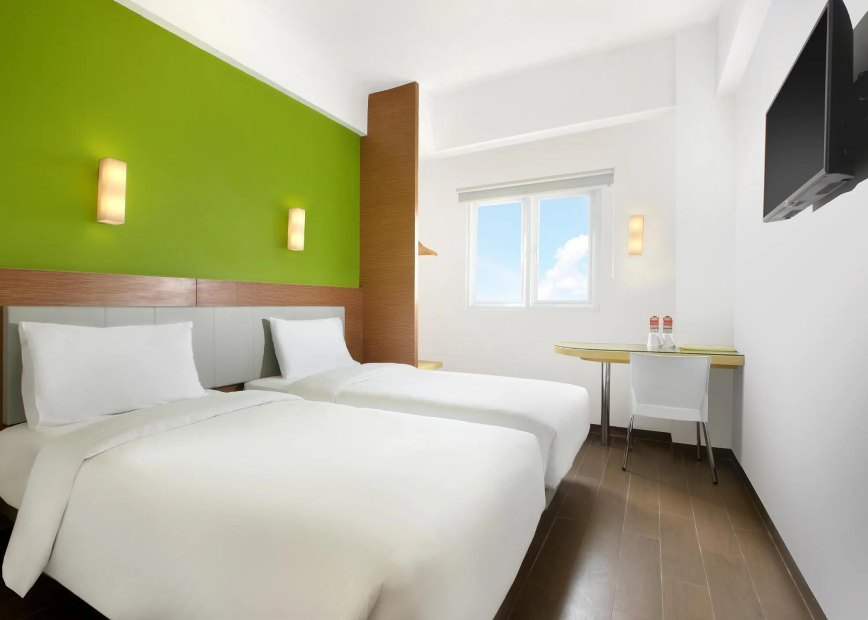 Bed in Amaris Hotel Serpong Tangerang