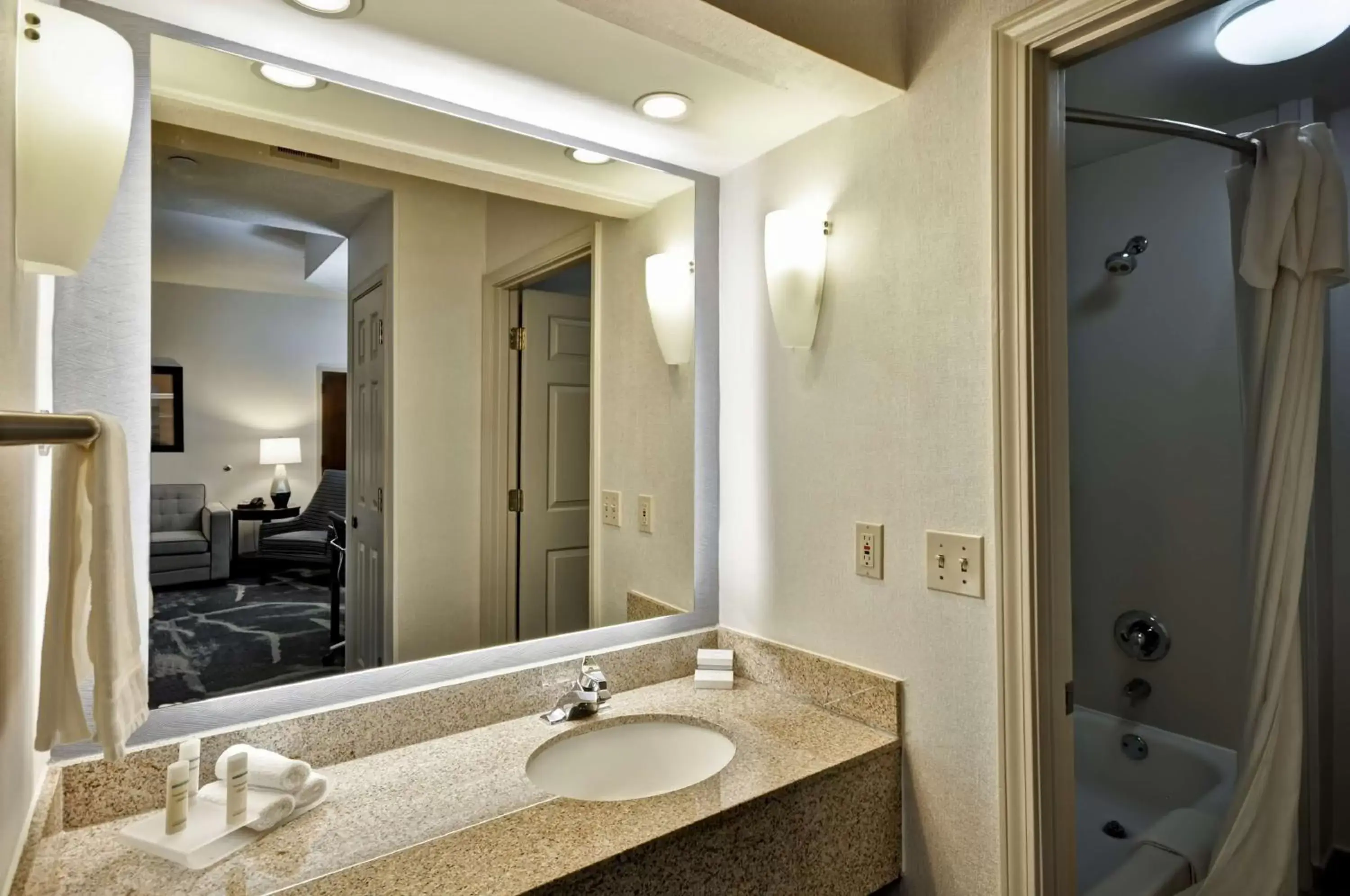 Bathroom in Homewood Suites Memphis Germantown