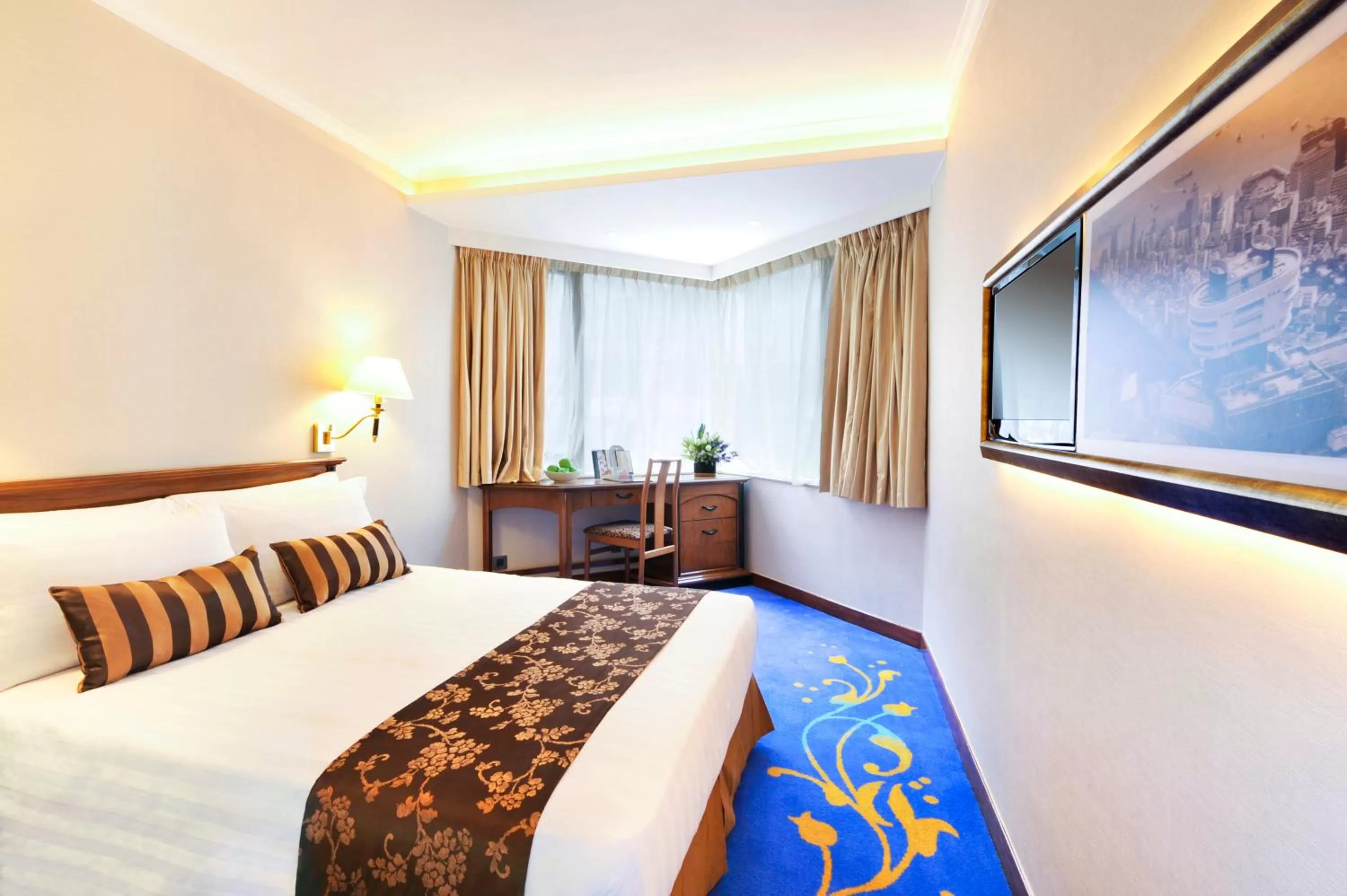 Bed in The Kimberley Hotel