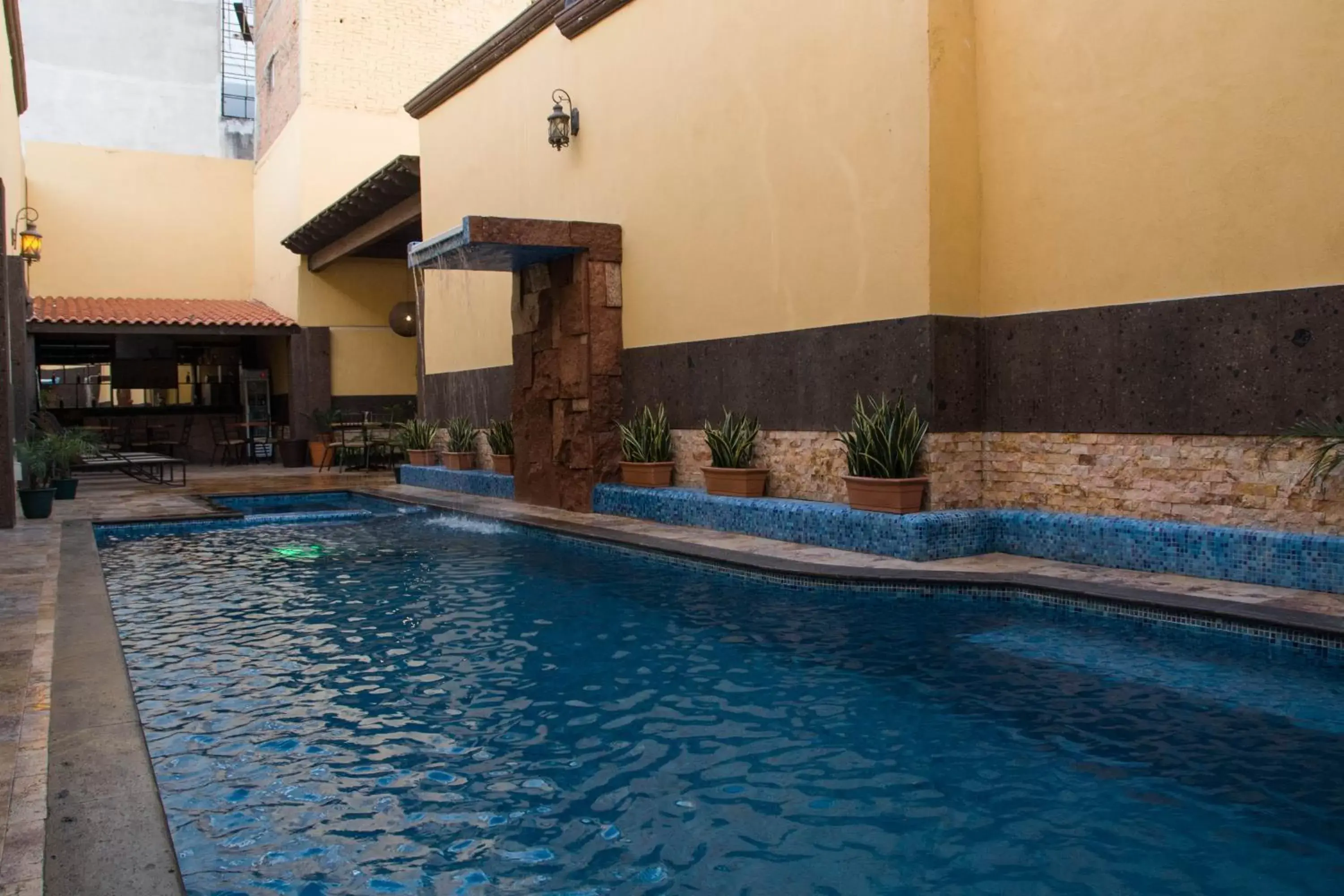 , Swimming Pool in Hotel Rincon Real Suites