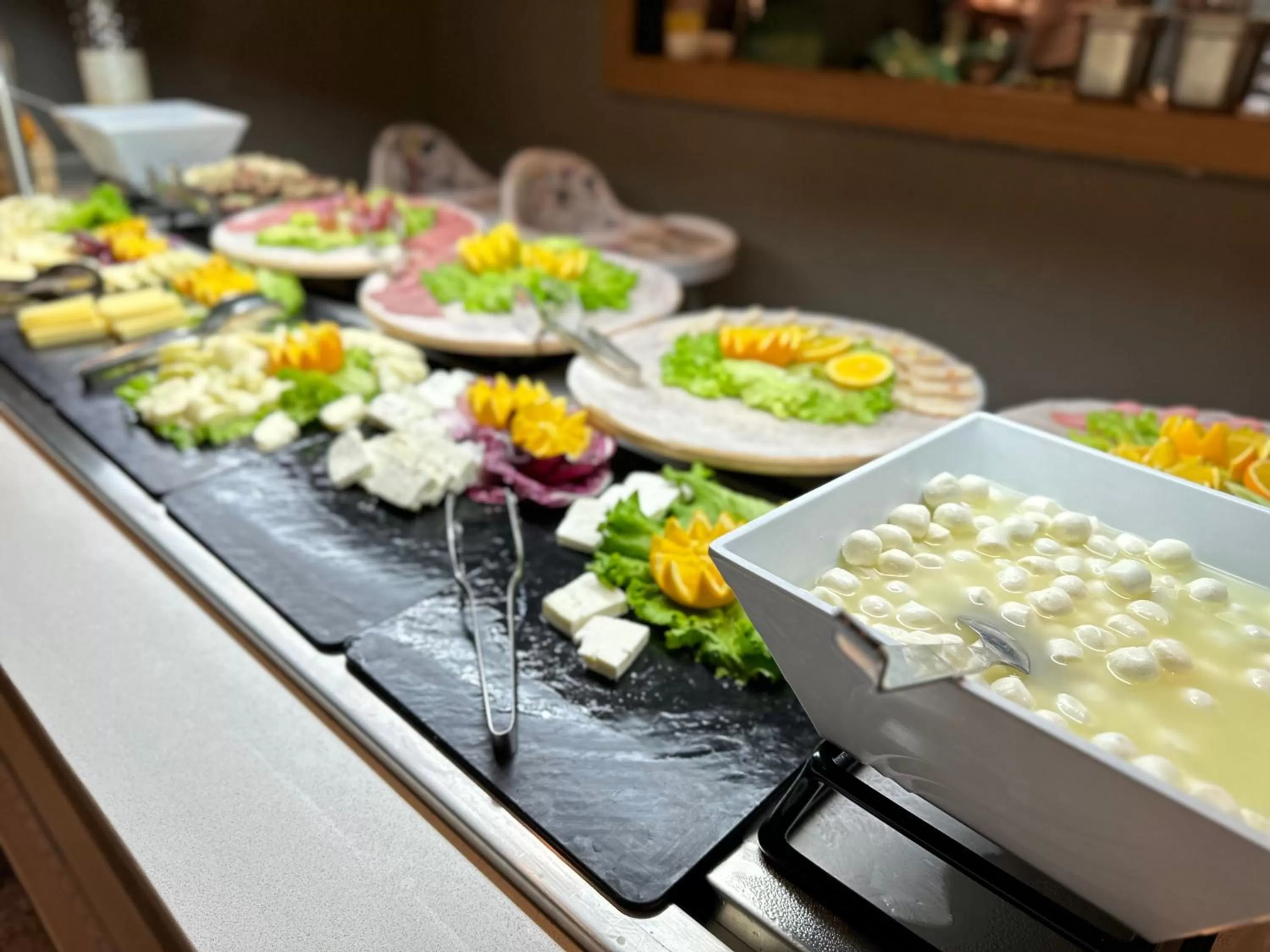 Food and drinks in Edition Old City Hotel