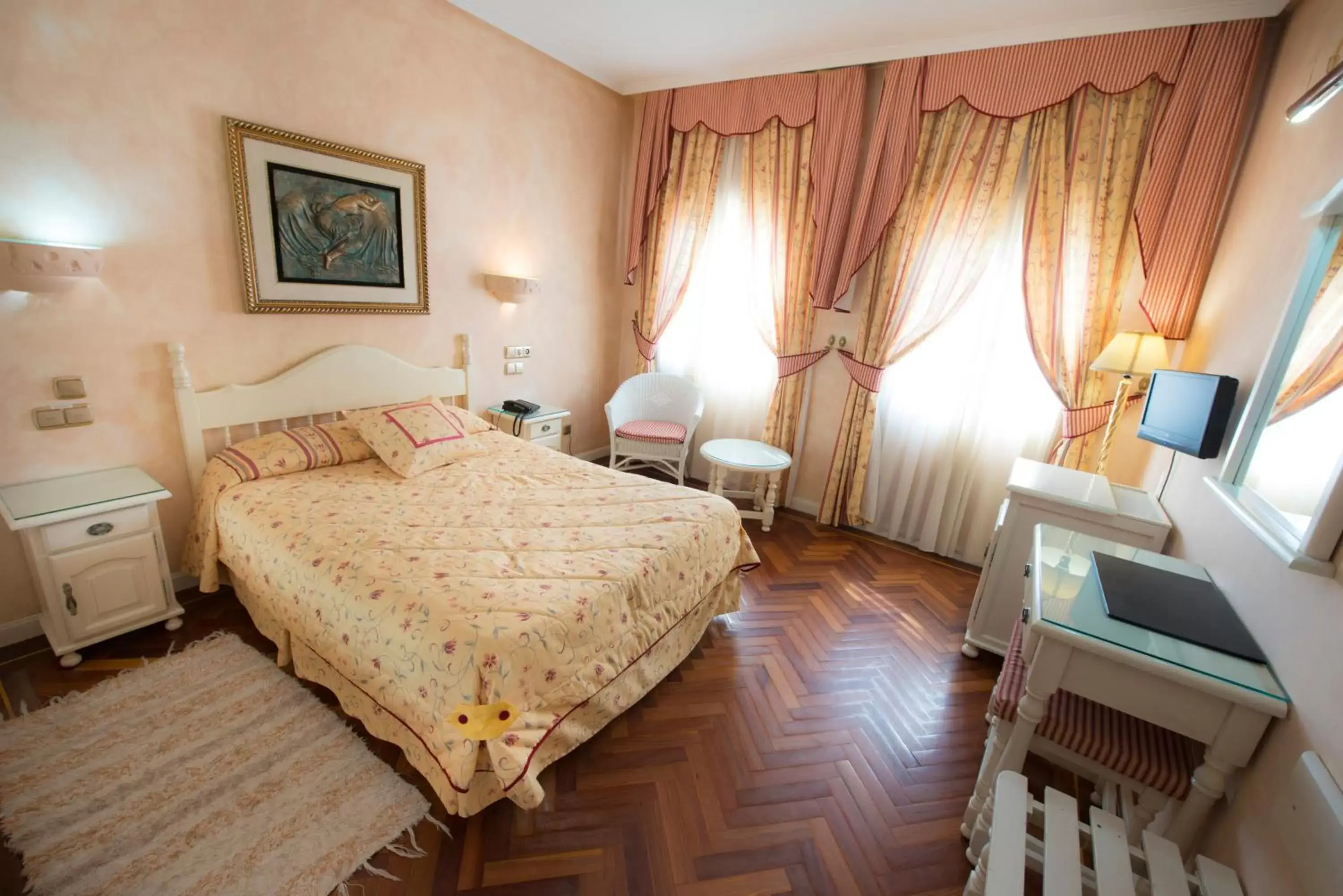 Bedroom, Bed in Los Arcos