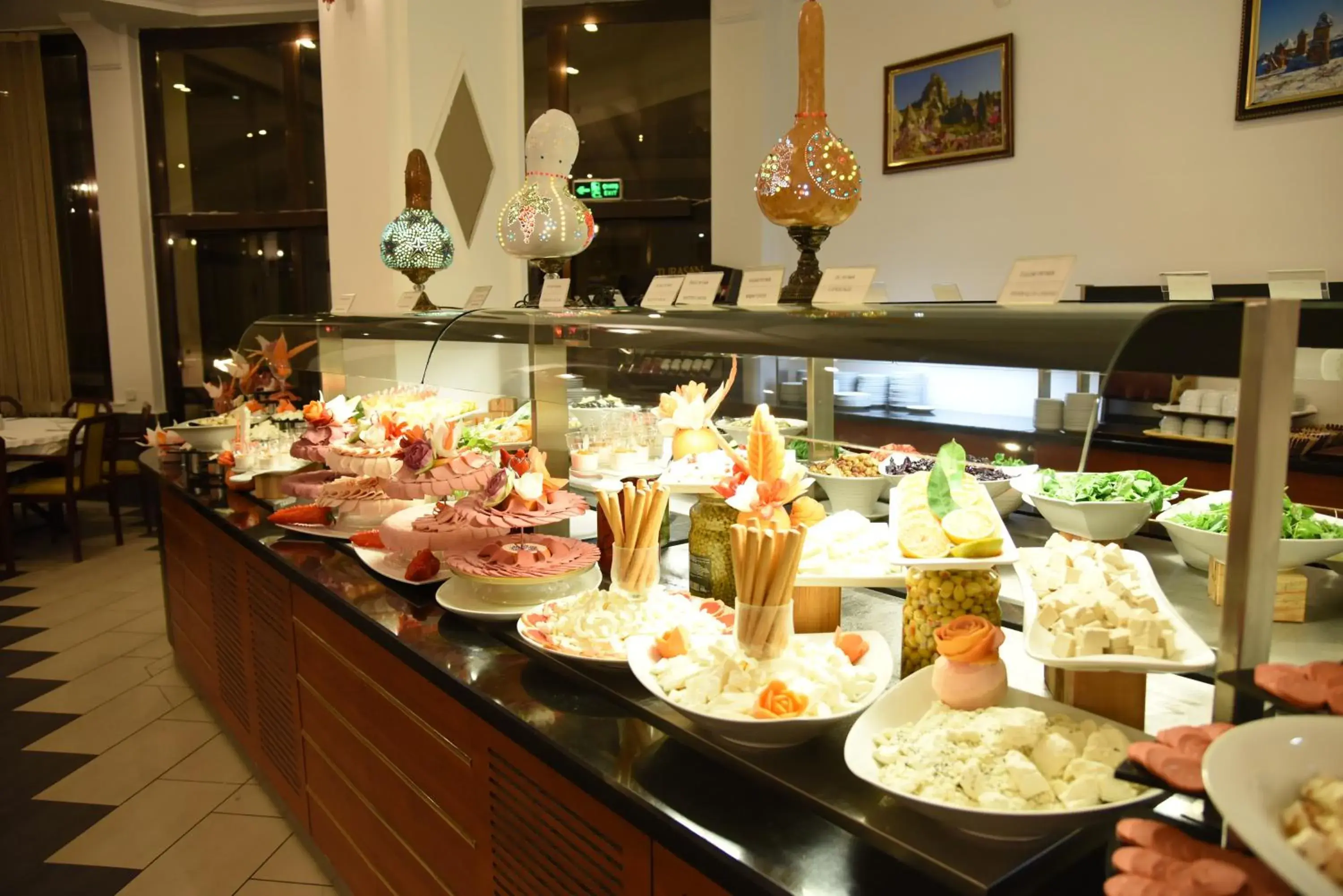 Food and drinks in SIGNATURE GARDEN AVANOS Hotel & SPA