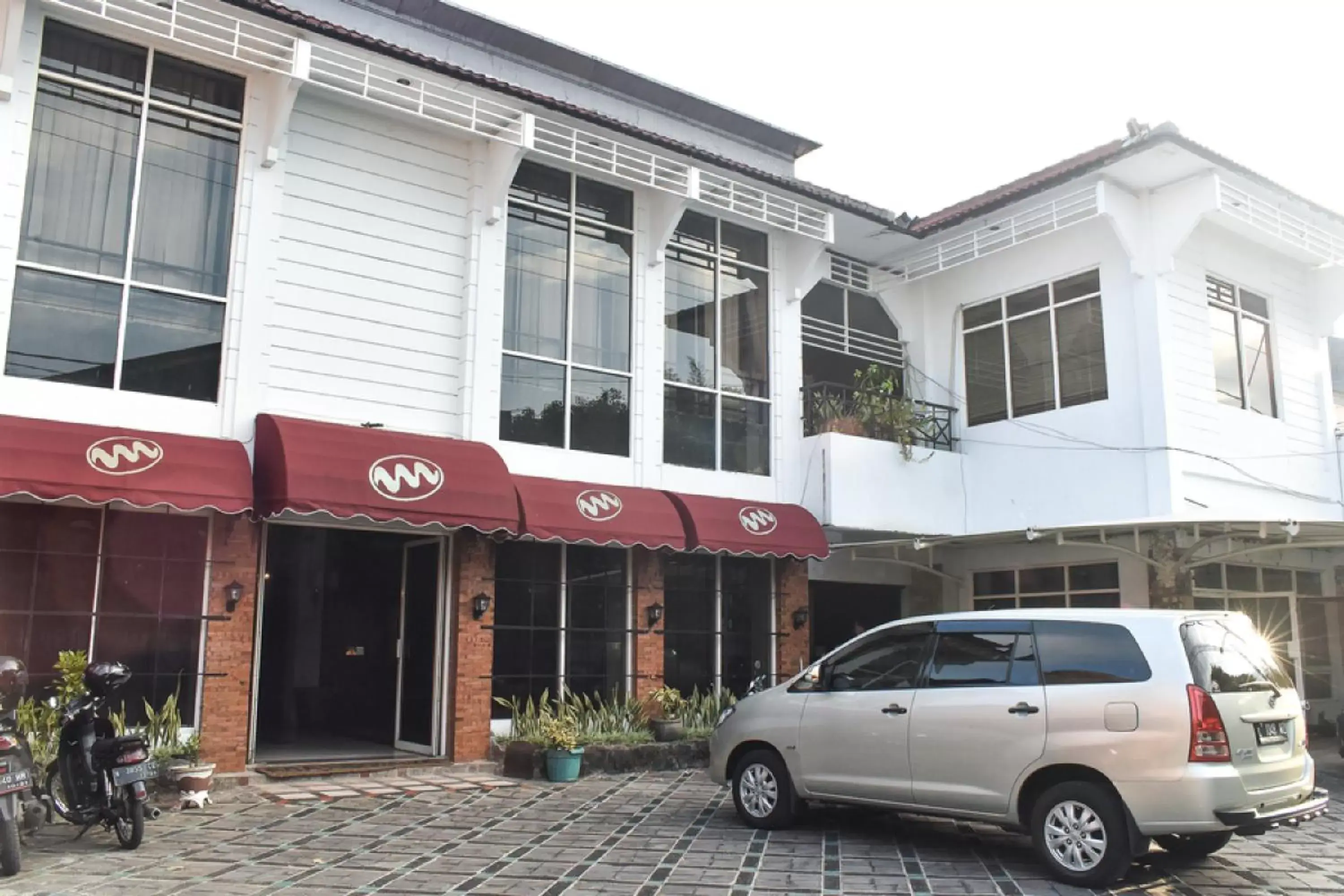 Property Building in RedDoorz near Kampung Warna Warni