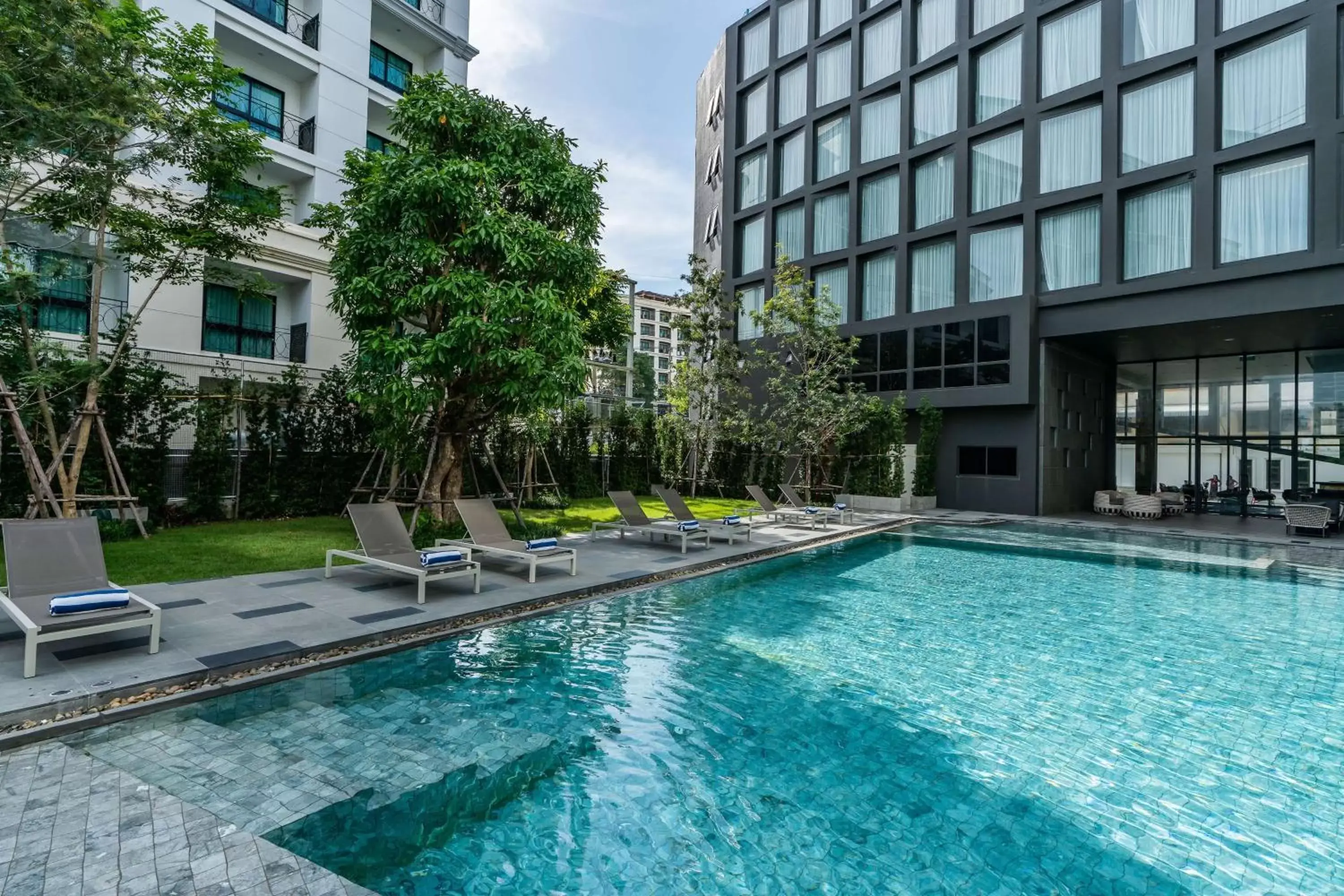 Property building, Swimming Pool in Best Western Plus Nexen Pattaya