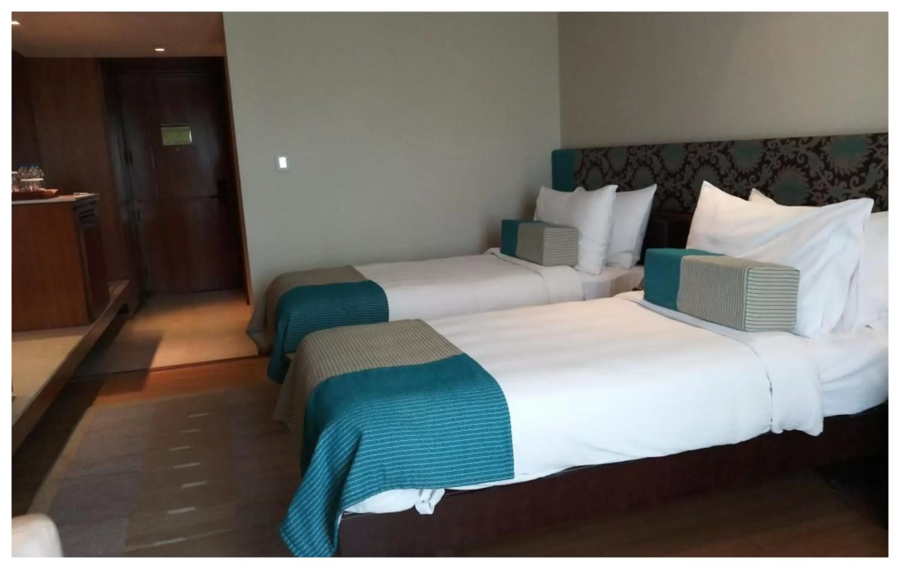 Bed in Vivanta Surajkund, NCR