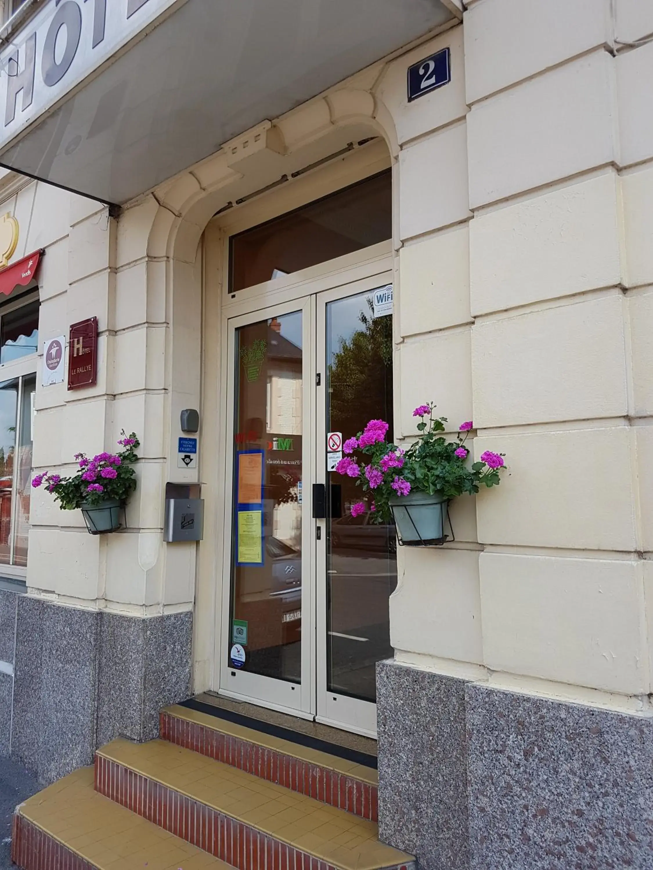 Facade/Entrance in Hotel le Rallye