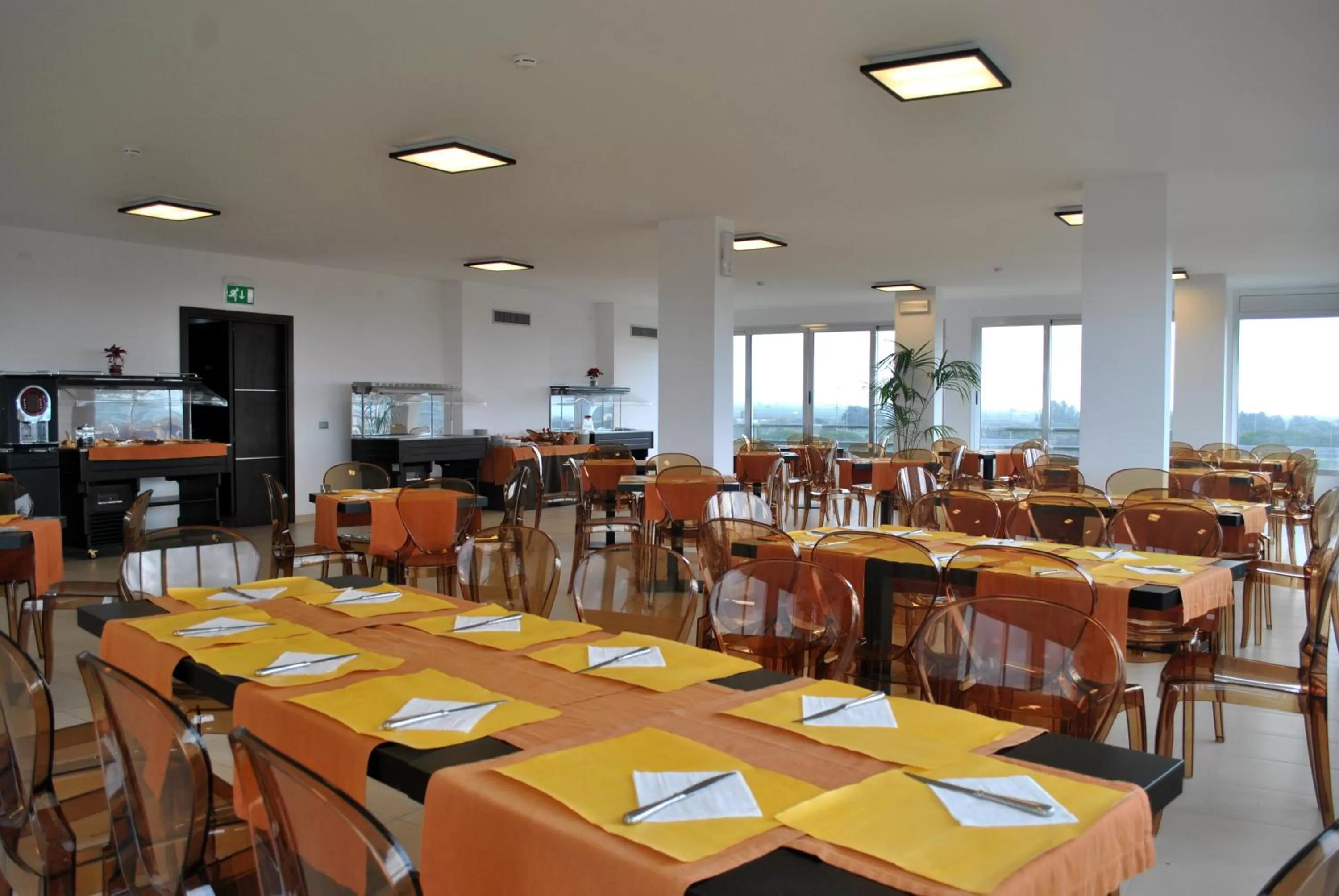 Restaurant/places to eat in Althea Palace Hotel