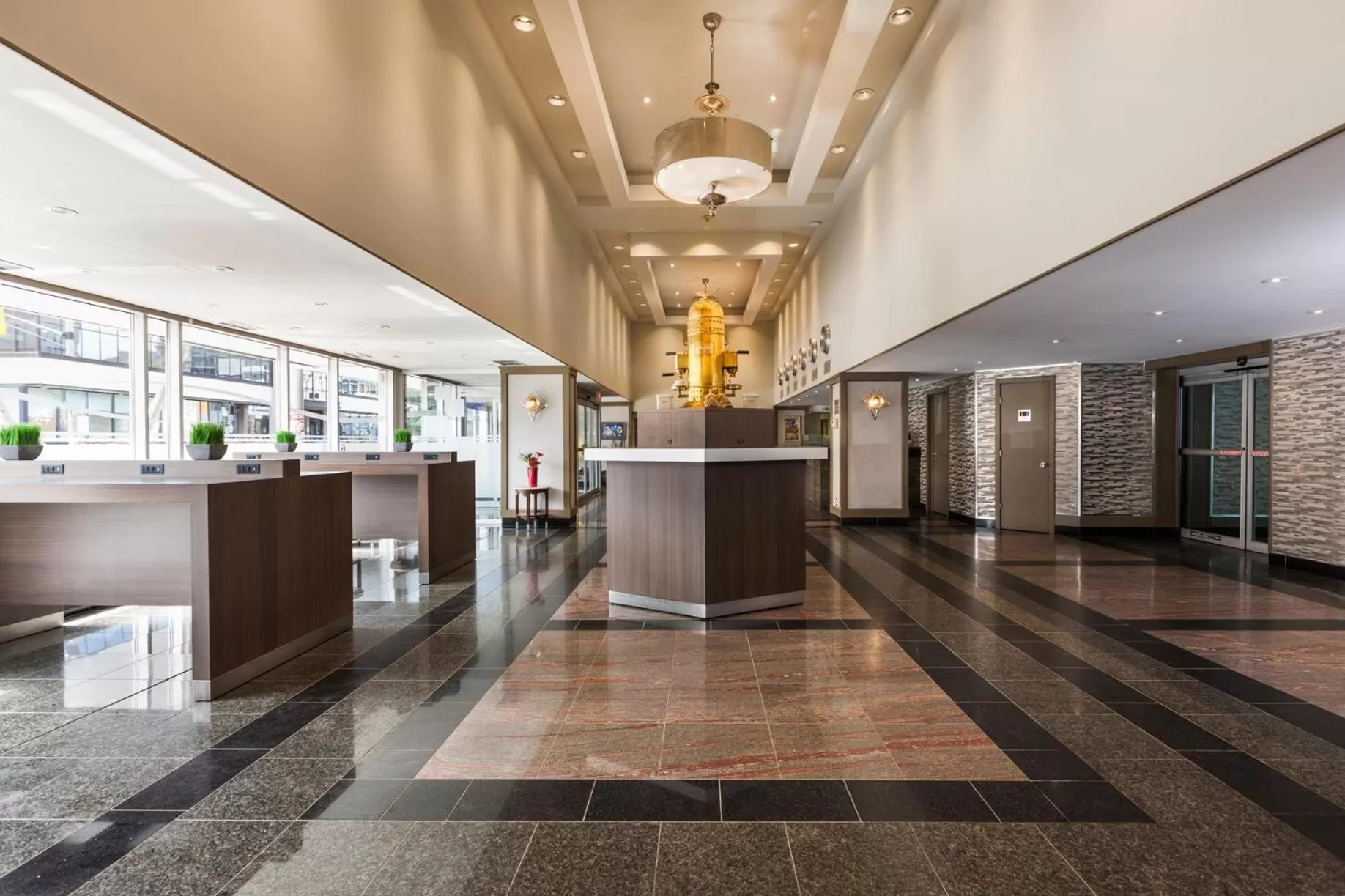 Lobby/Reception in Hotel Espresso Montreal Centre-Ville / Downtown