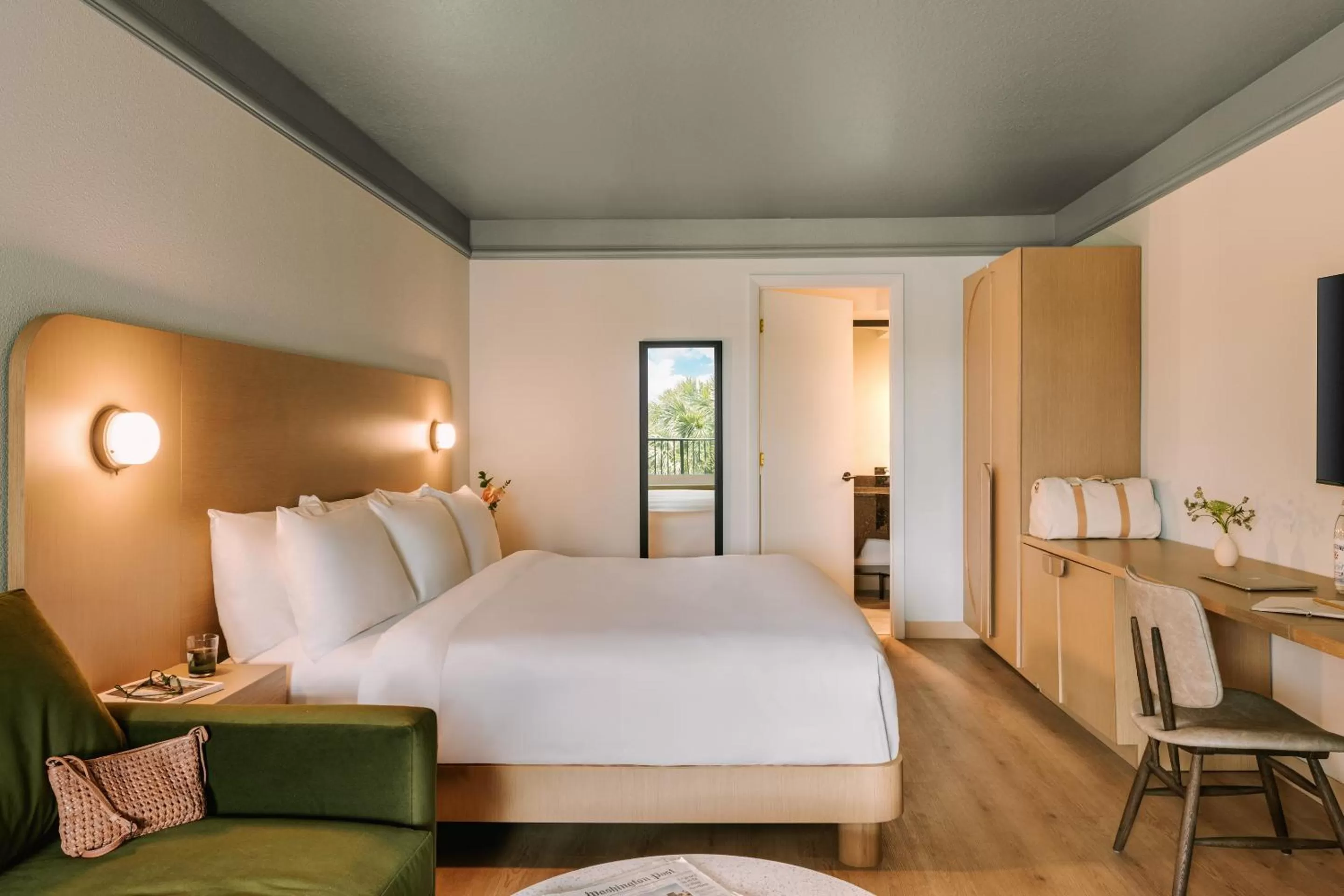 Superior King Room in Cirrus