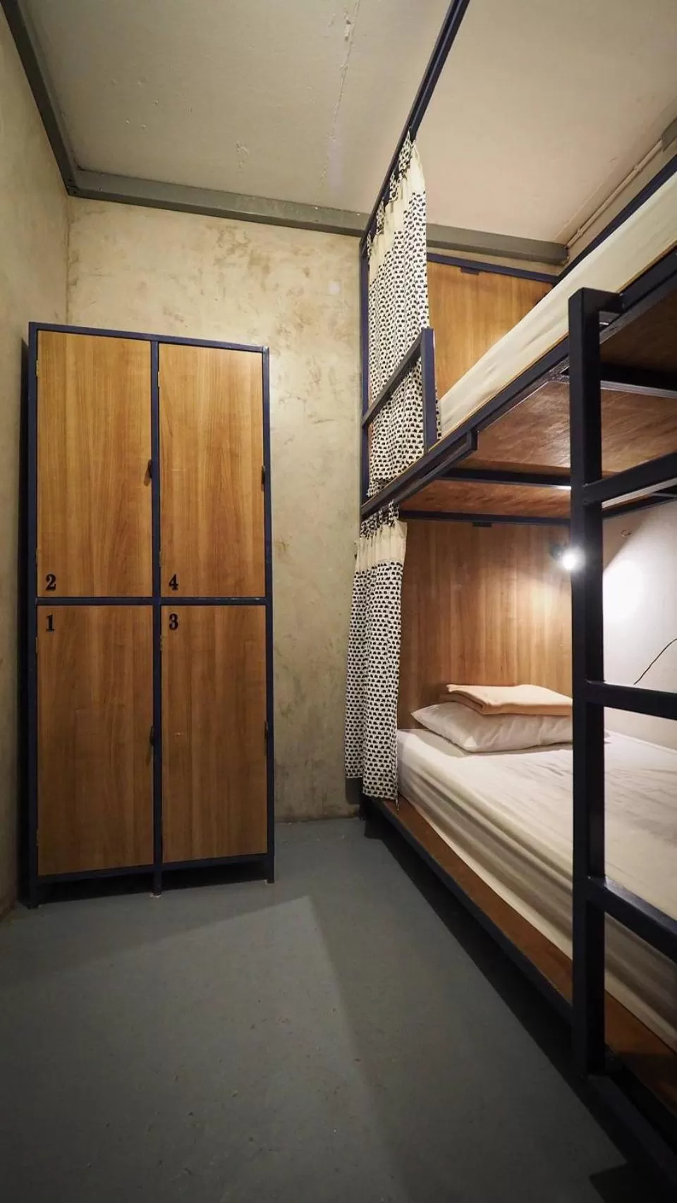 Bed in 4-Bed Female Dormitory Room in Hoft Hostel Silom