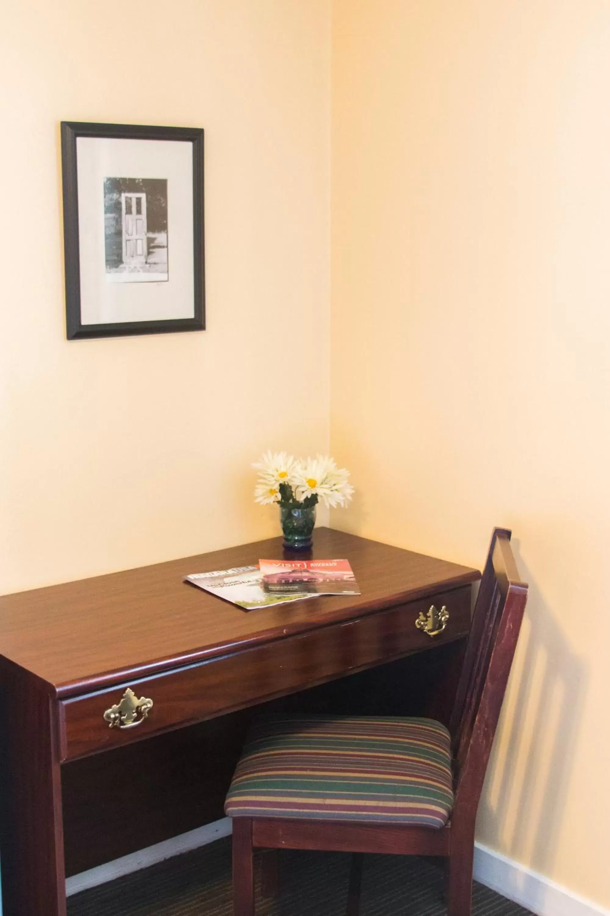 Seating area in Clarence Inn Extended Stay