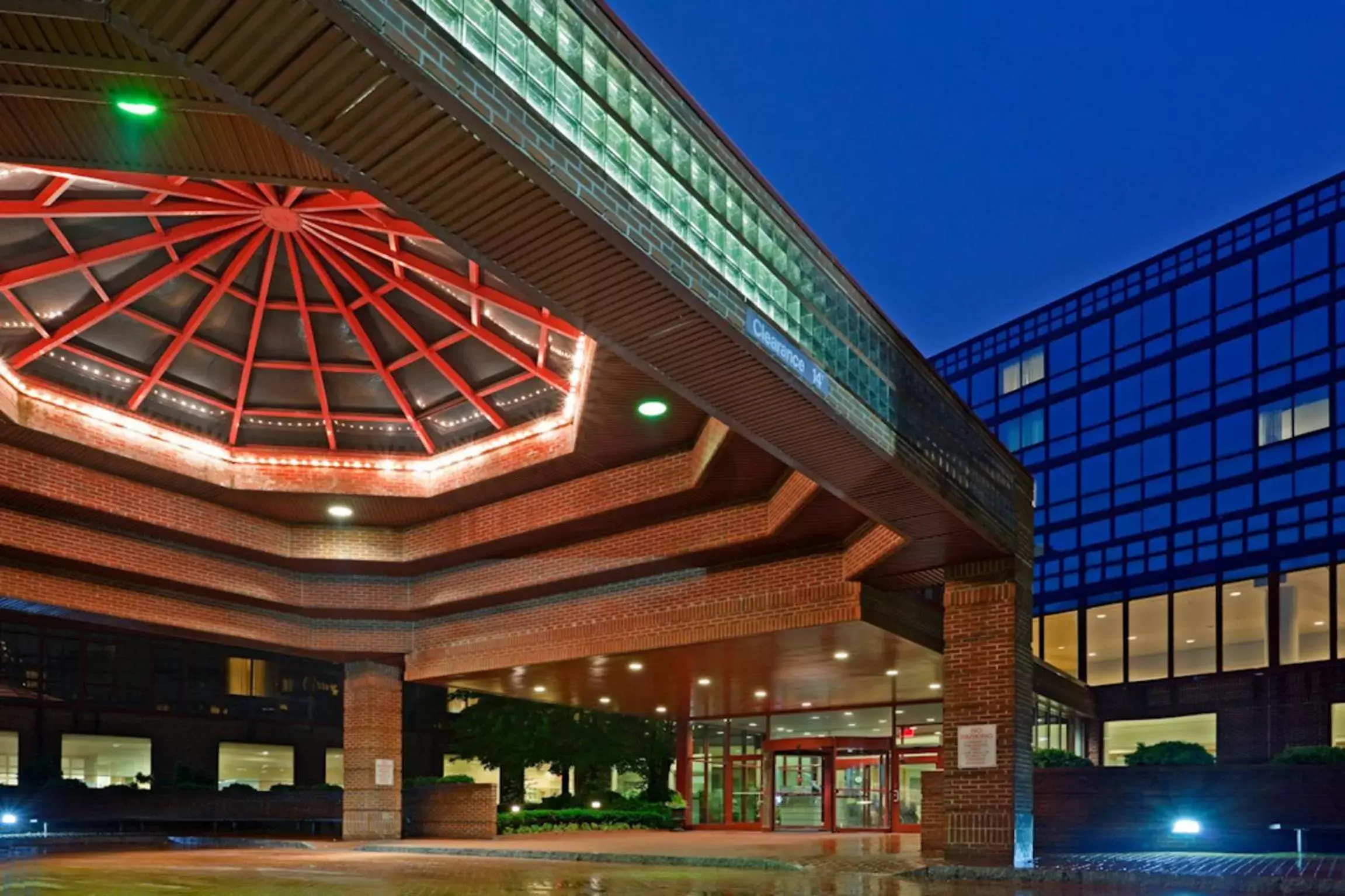 Facade/entrance, Property Building in LaGuardia Plaza Hotel