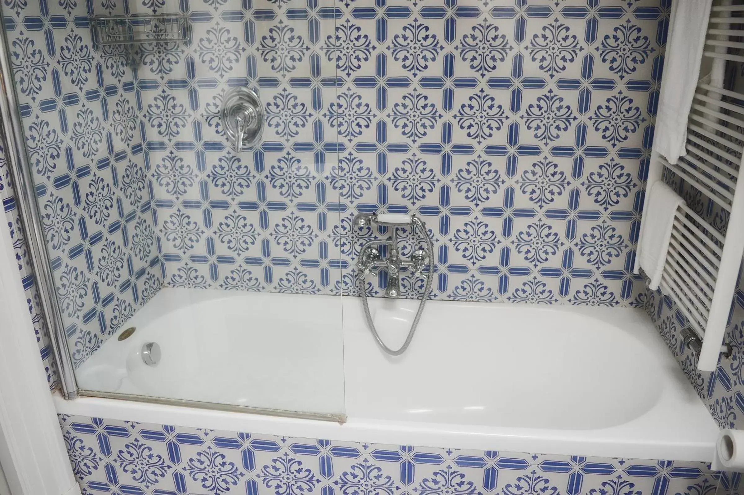 Bathroom in The Secret Garden Relais