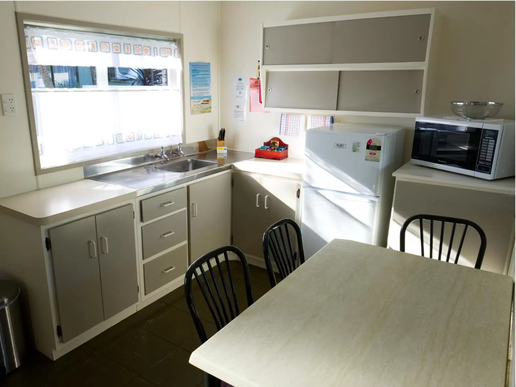 Kitchen or kitchenette, Kitchen/Kitchenette in Tairua Shores Motel