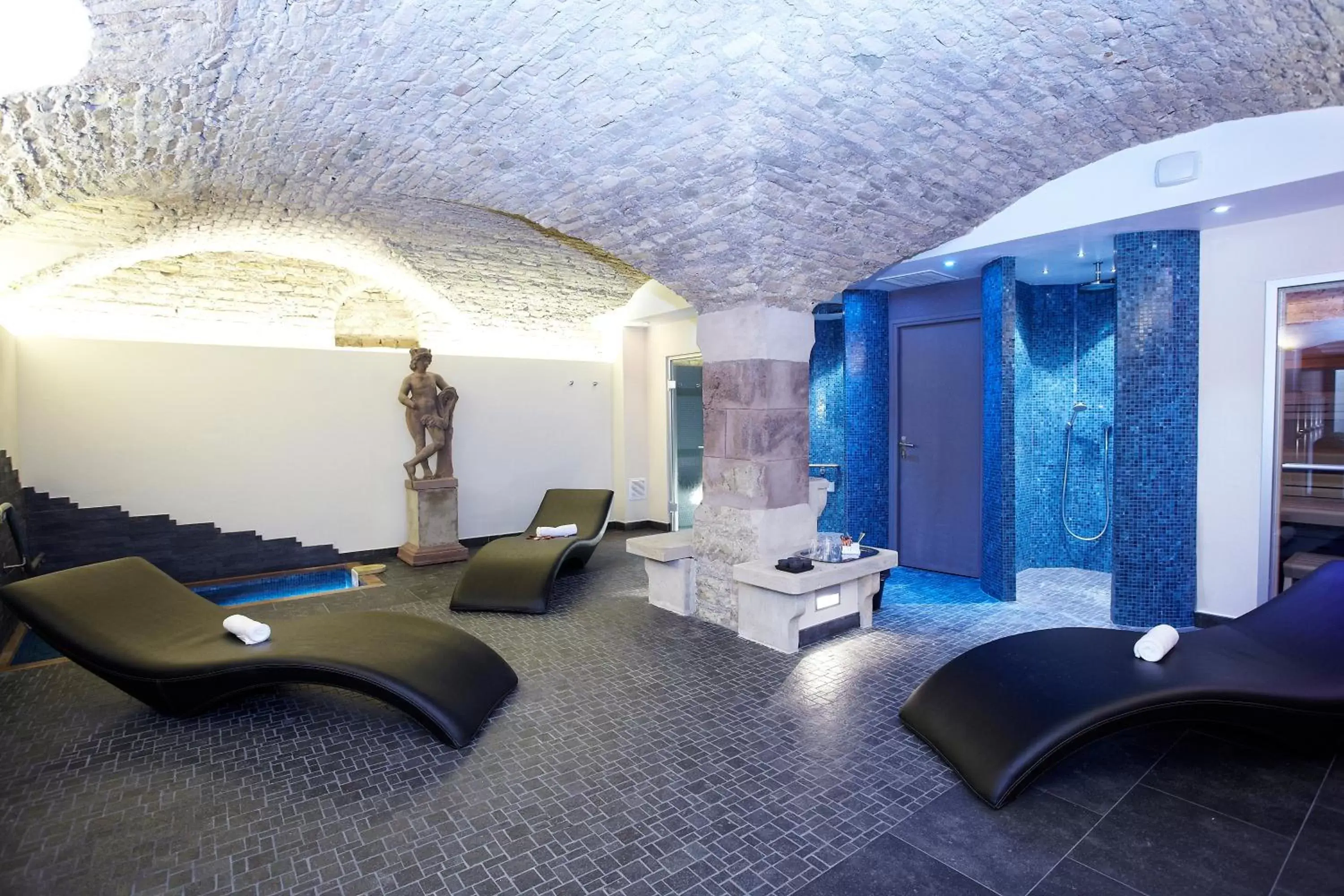 Spa and wellness centre/facilities in Hôtel & Spa Le Bouclier D'or