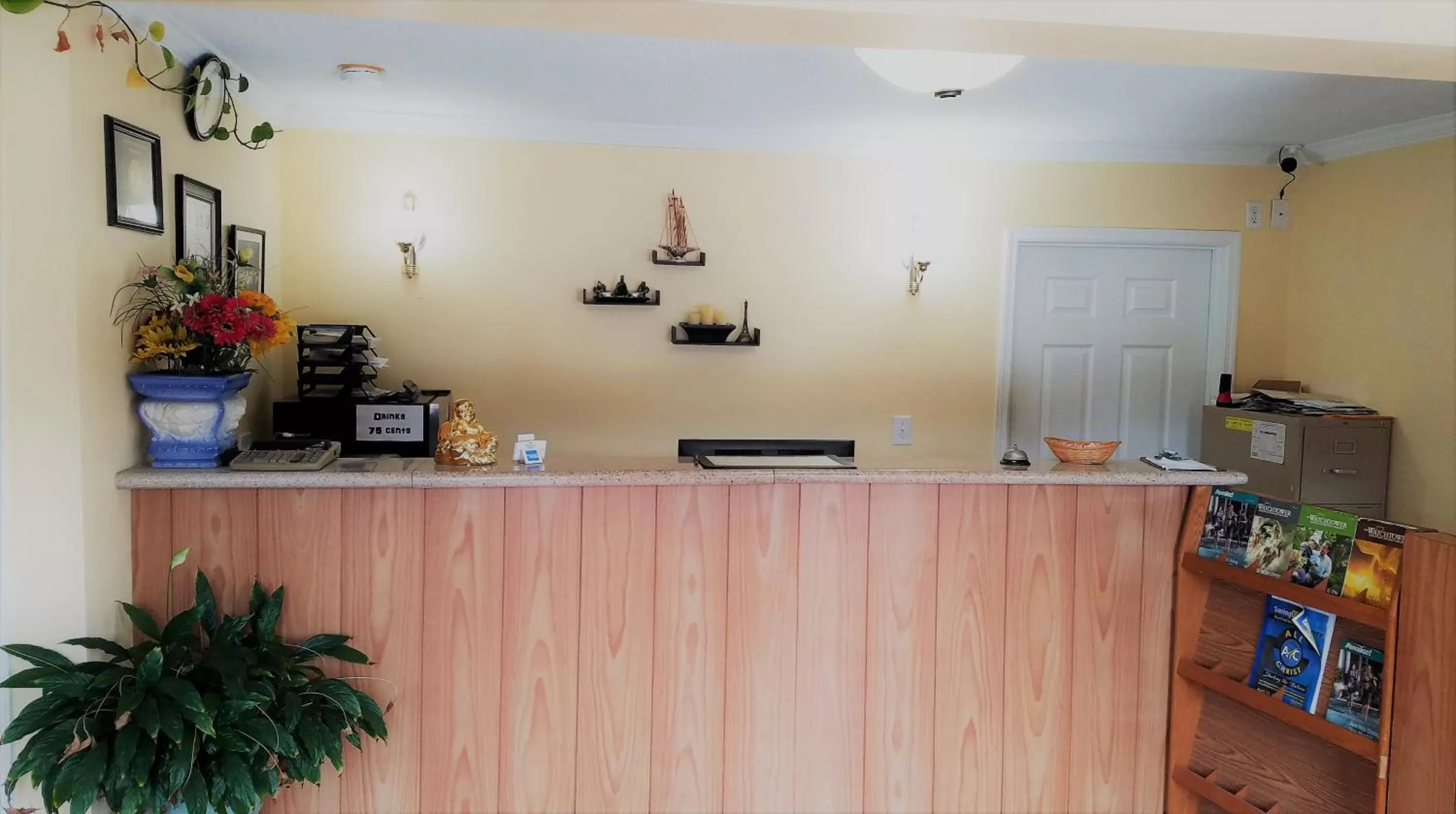 Lobby or reception in Roadway Inn Troy