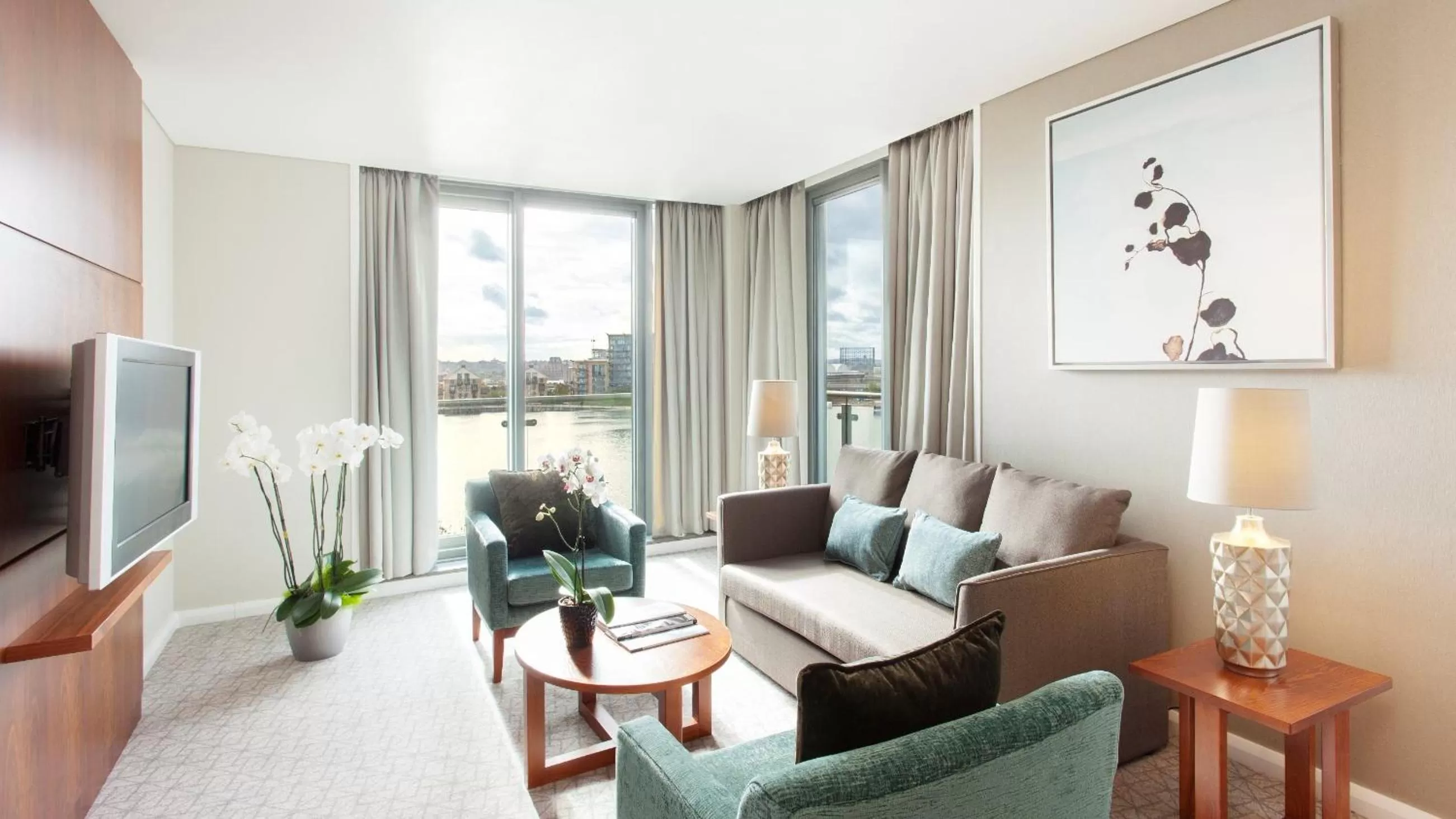 Photo of the whole room in Crowne Plaza London - Docklands by IHG