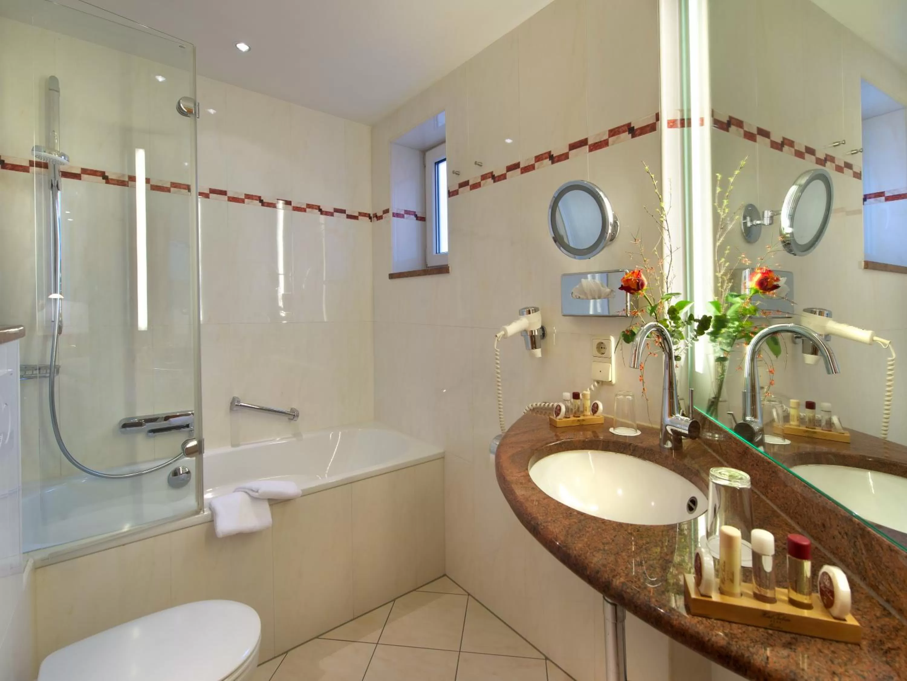 Toilet in Hotel Torbräu