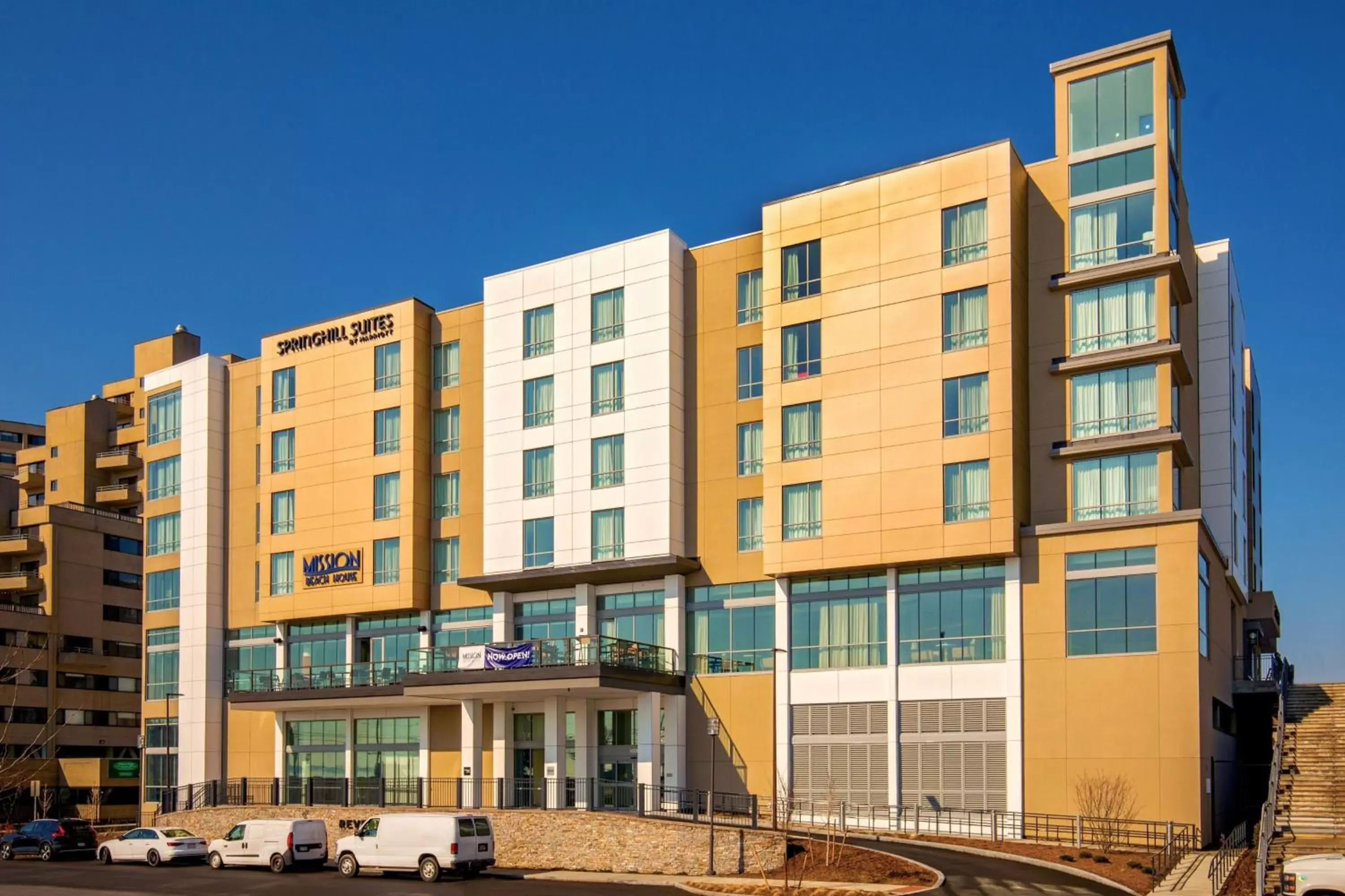 Property Building in SpringHill Suites by Marriott Boston Logan Airport Revere Beach