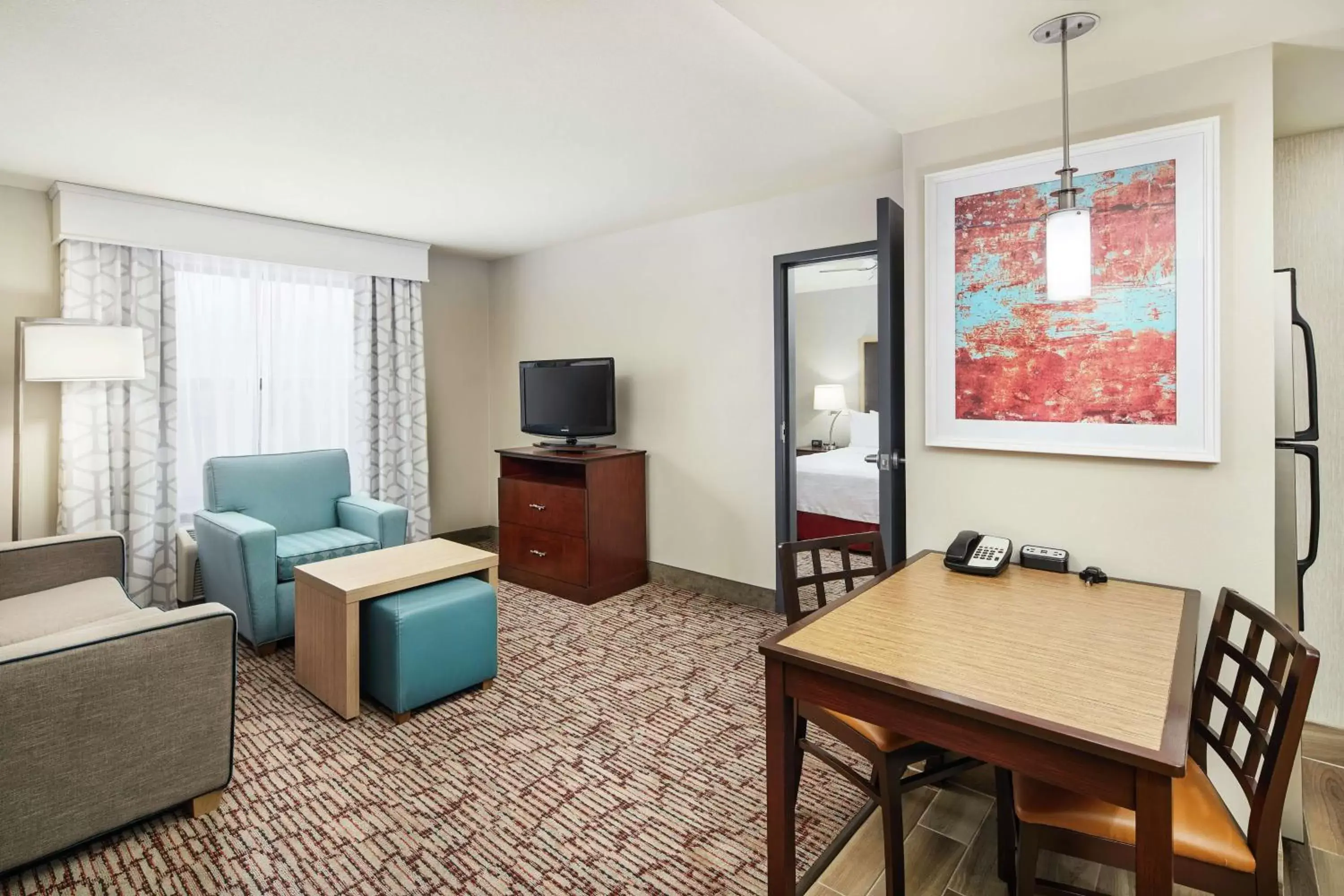 Bedroom, TV/Entertainment Center in Homewood Suites by Hilton Columbus