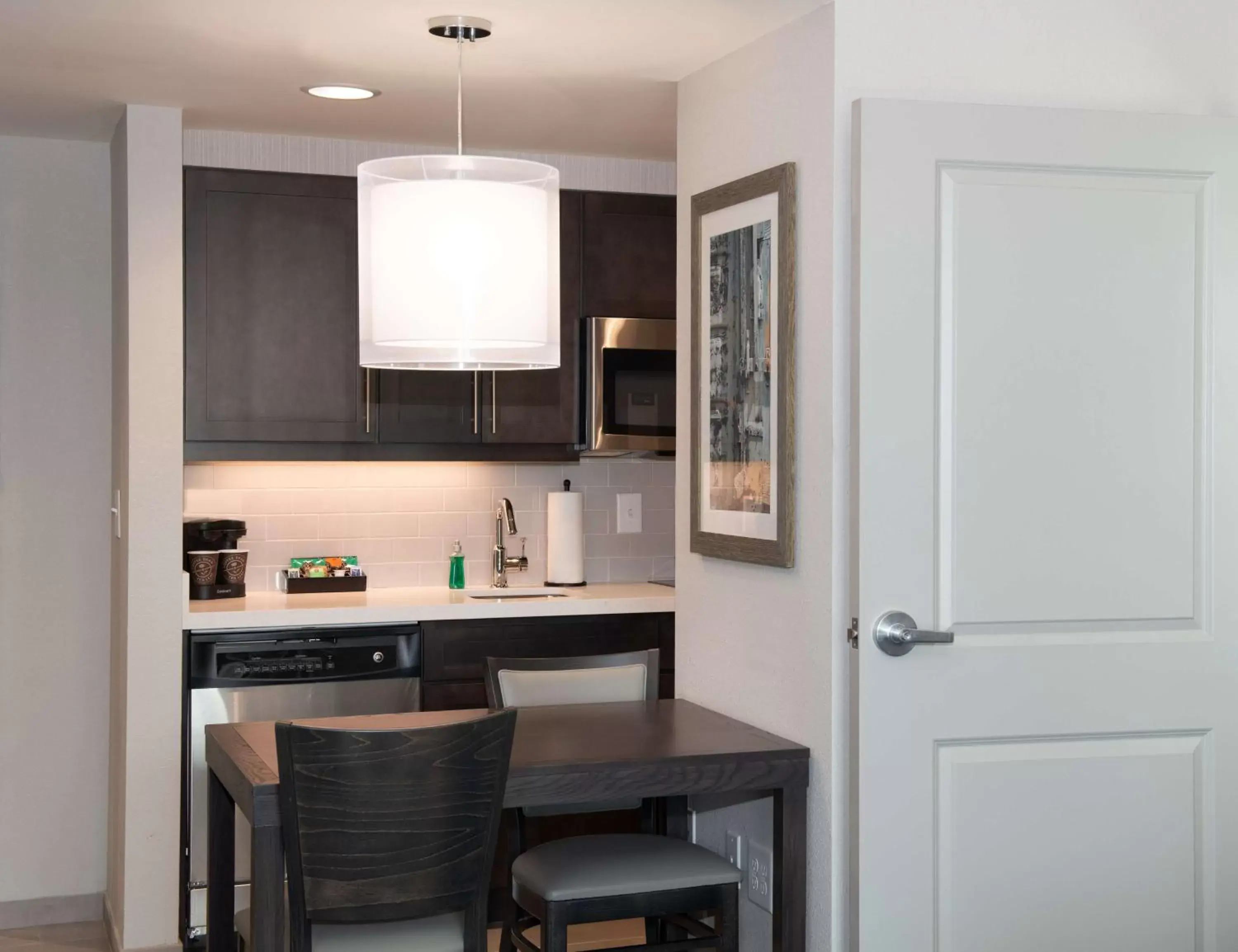 Kitchen or kitchenette, Kitchen/Kitchenette in Homewood Suites By Hilton North Charleston