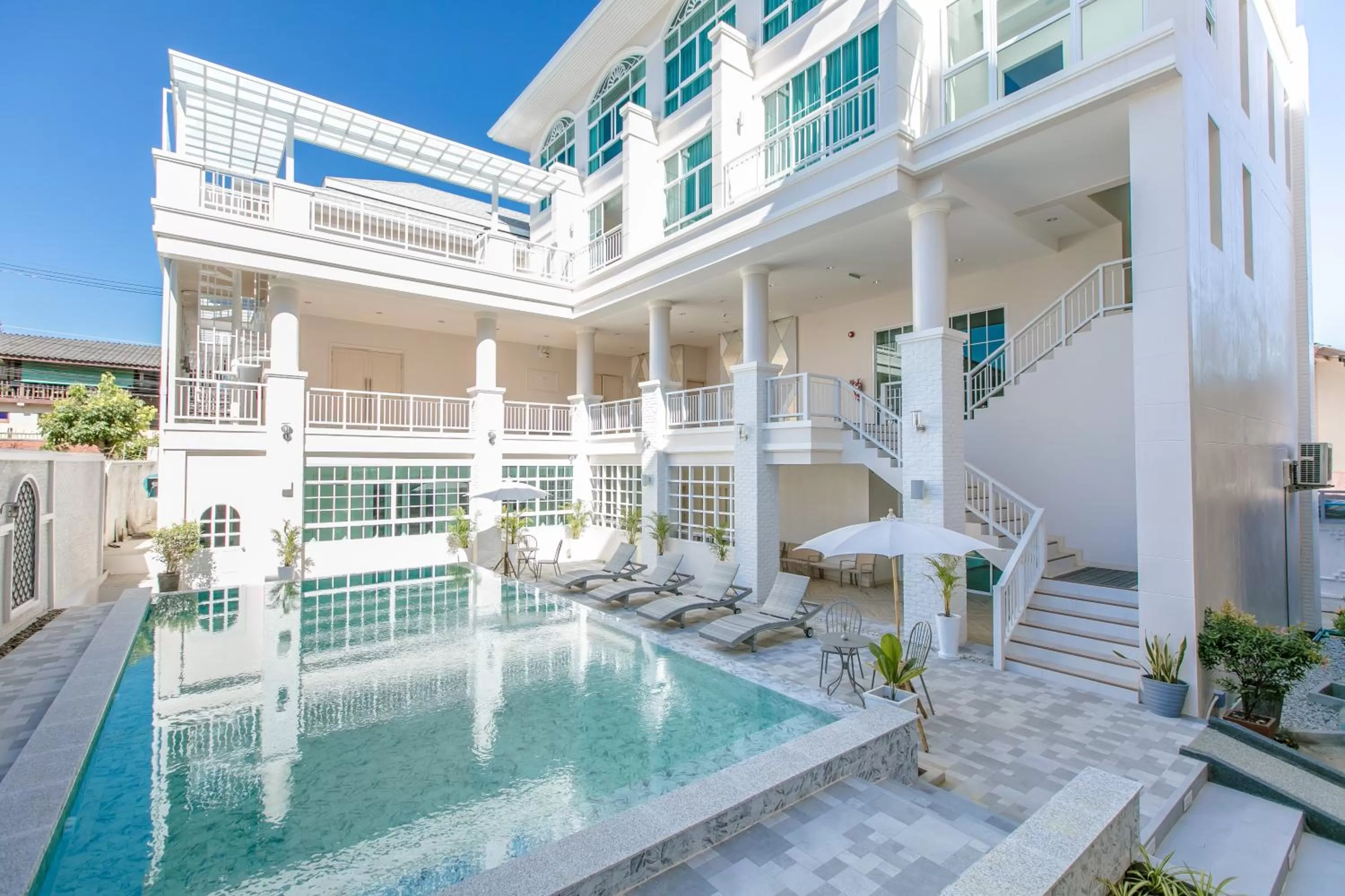 Swimming pool in De Hug Hotel & Residence