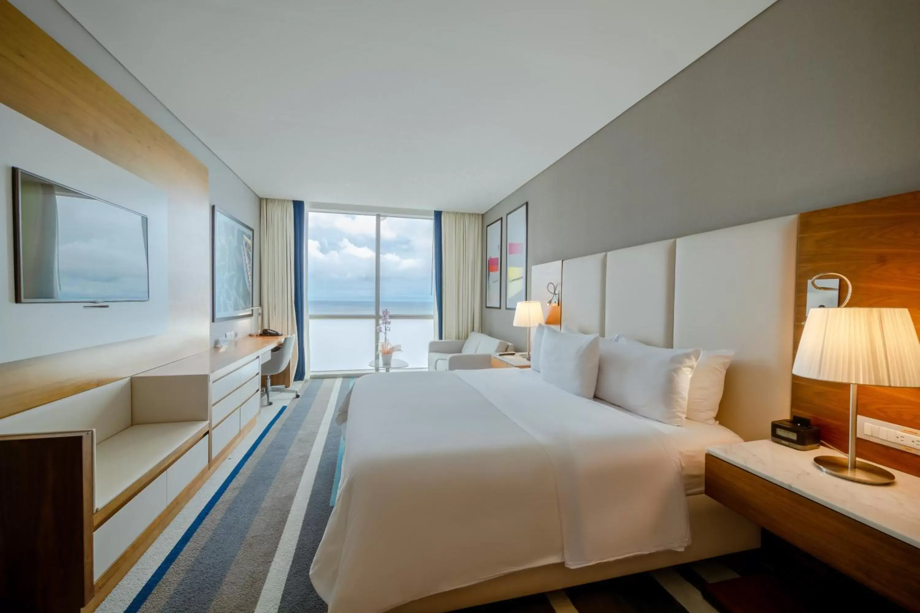 Bed in Hotel InterContinental Cartagena, an IHG Hotel
