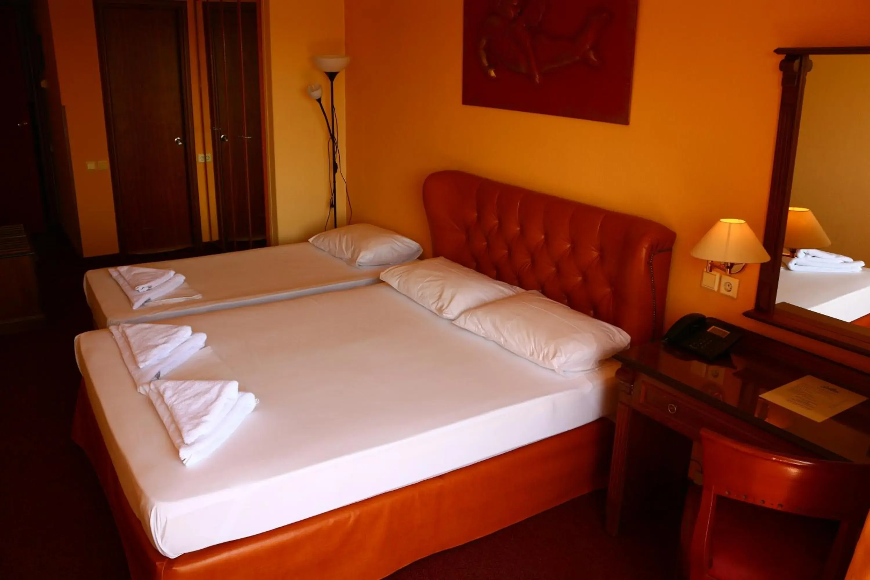 Photo of the whole room, Bed in Galini Palace