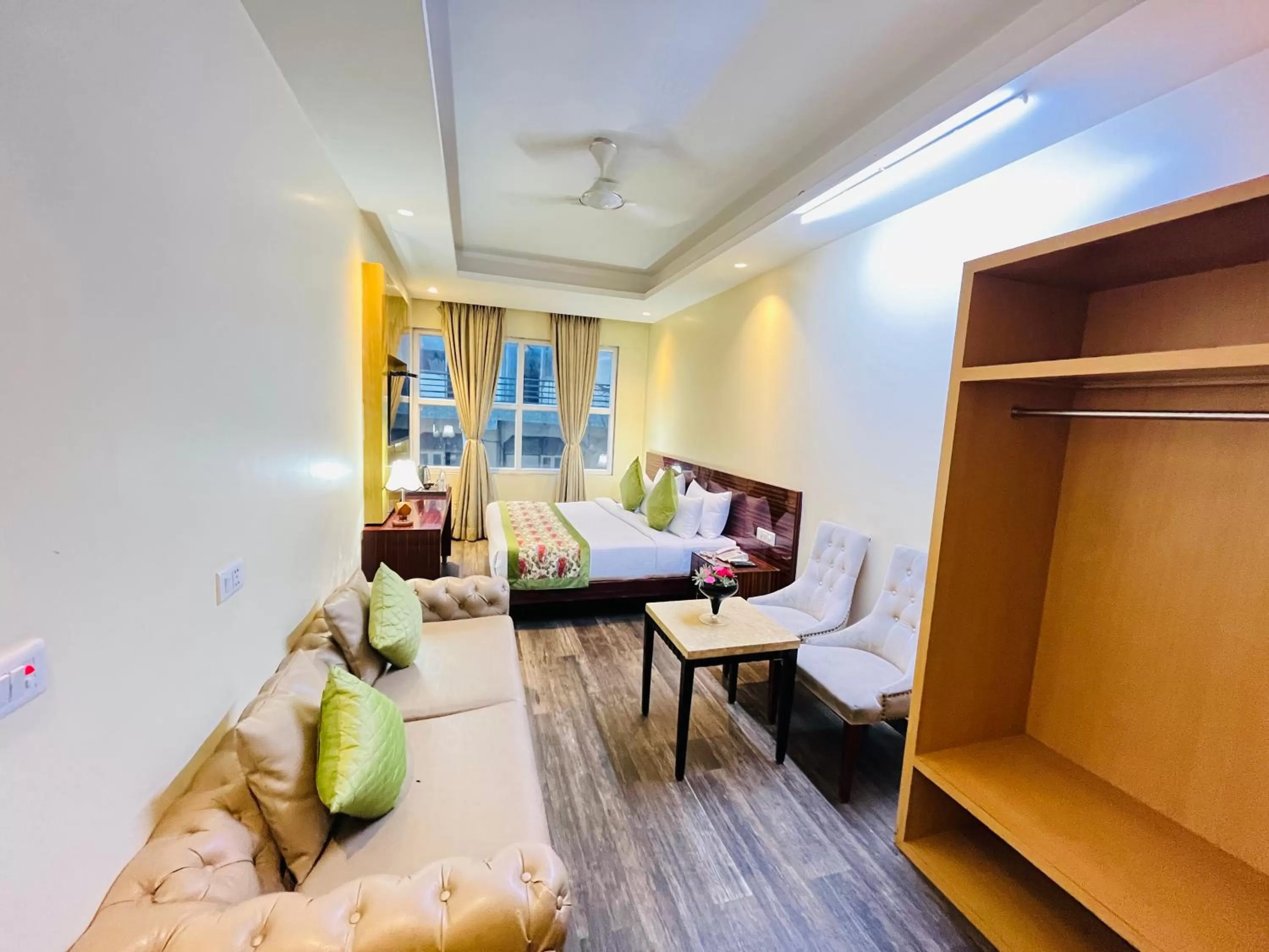 Bed in Hotel Banz near Delhi Airport