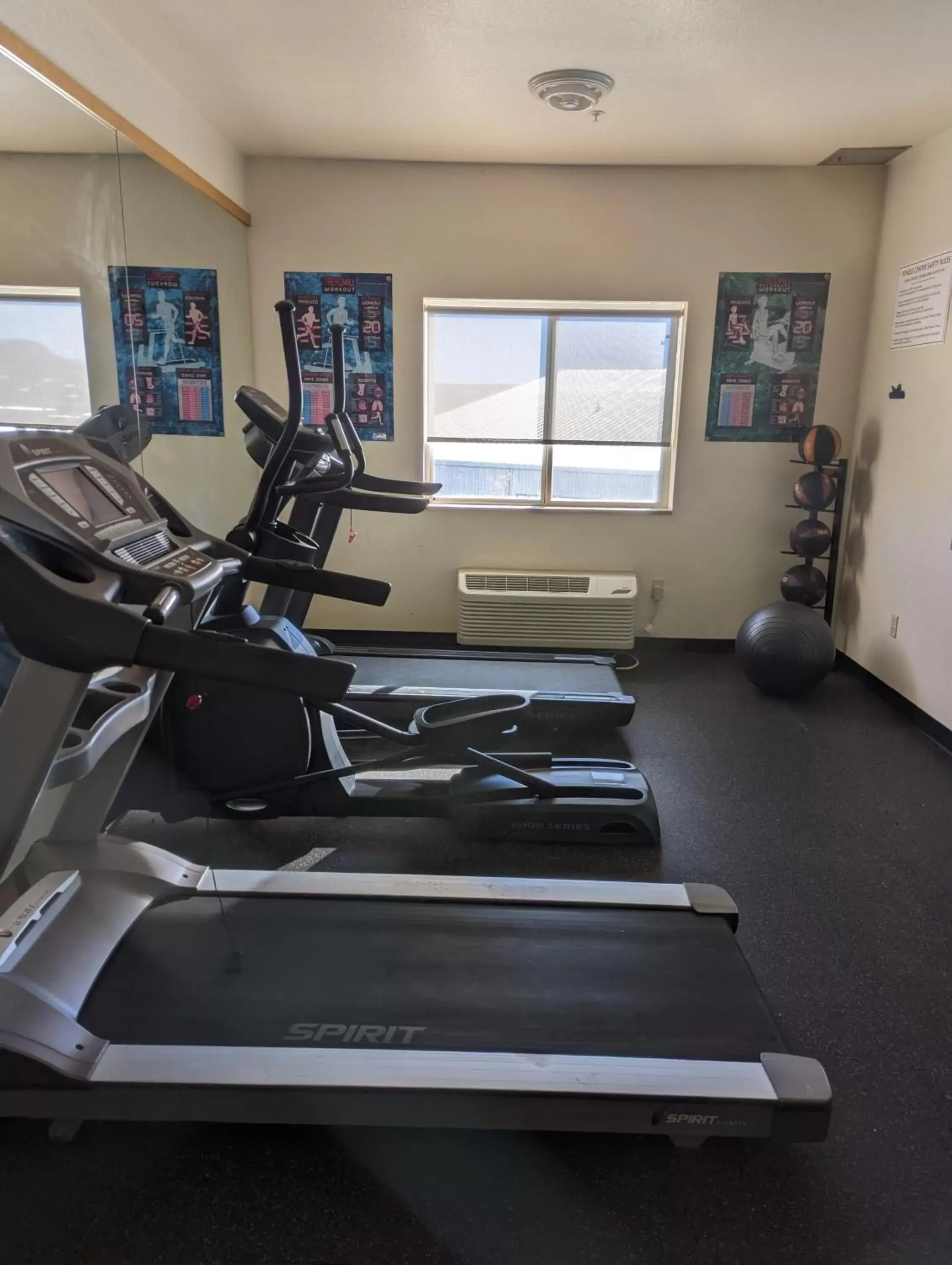 Fitness centre/facilities, Fitness Center/Facilities in Days Inn & Suites by Wyndham Castle Rock