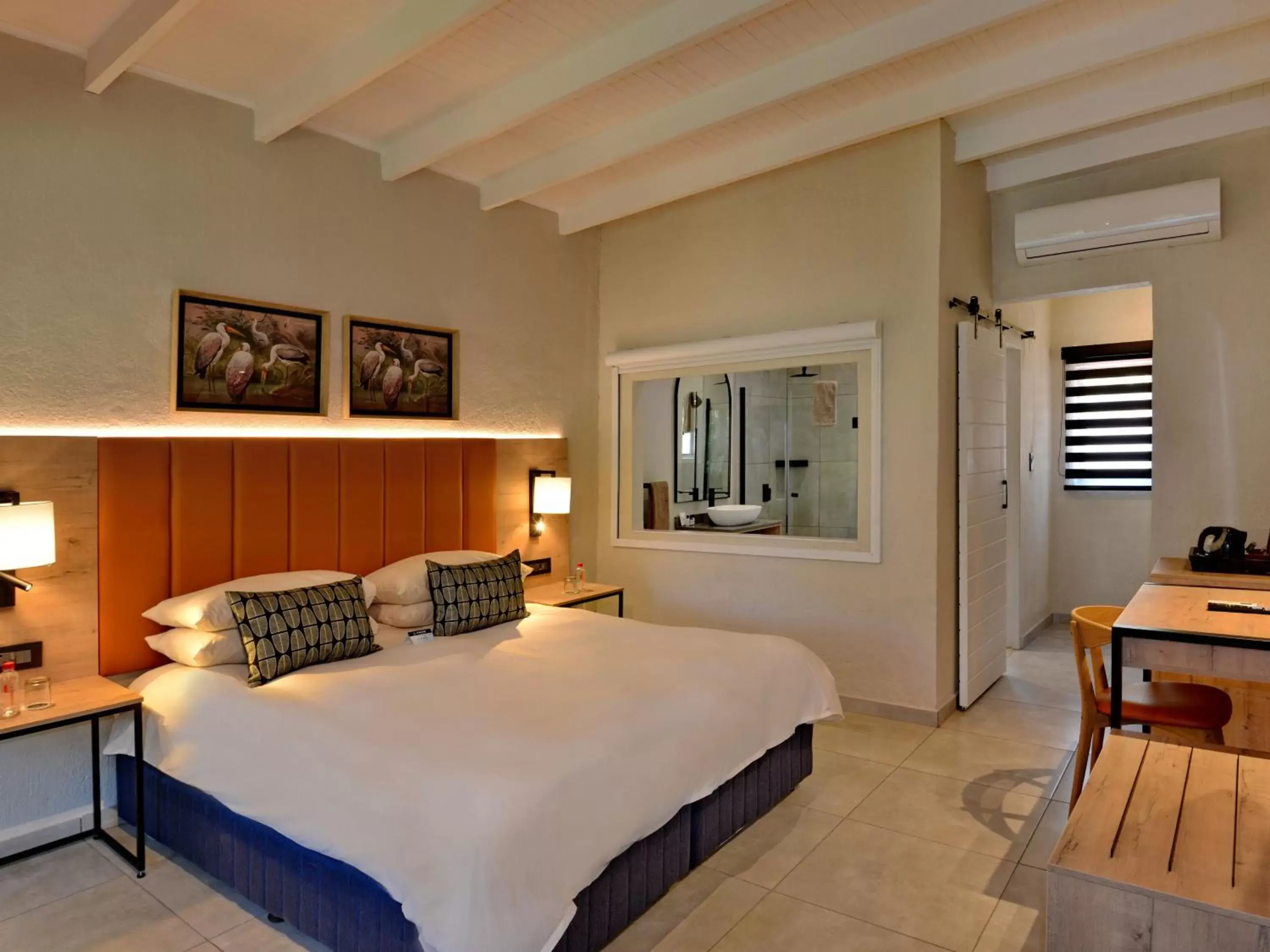 Photo of the whole room, Bed in ANEW Resort Hazyview Kruger Park