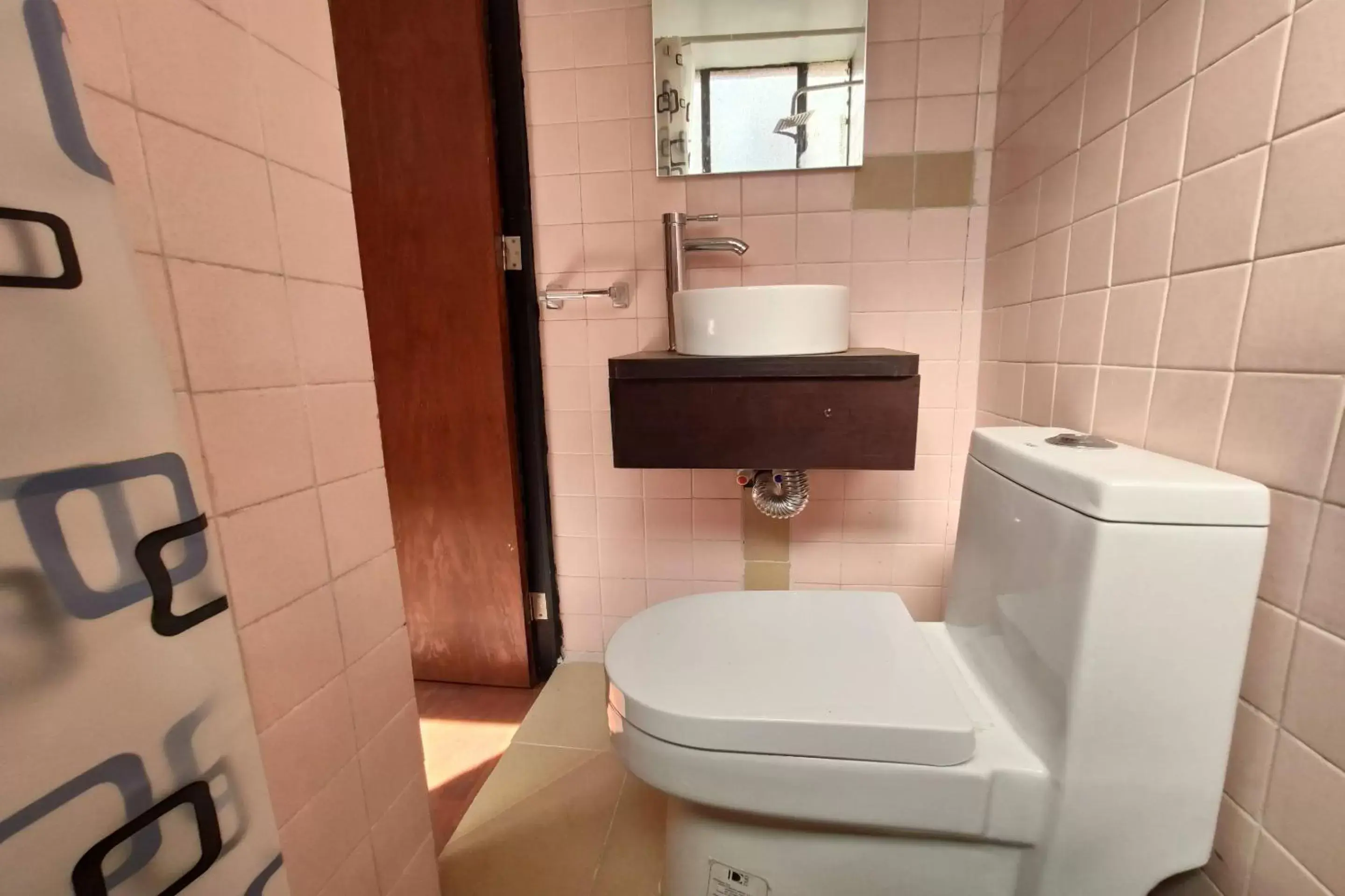 Toilet, Bathroom in Hotel De Guadalupe