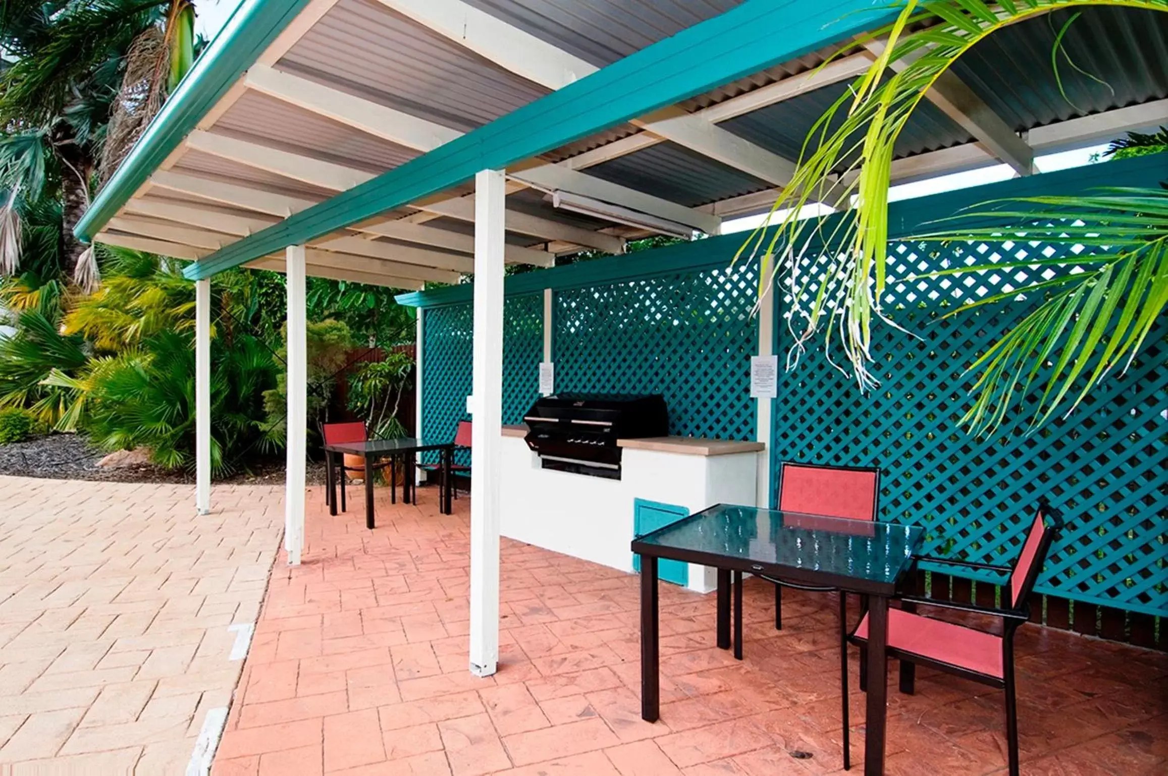 Patio, BBQ Facilities in Shelly Bay Resort