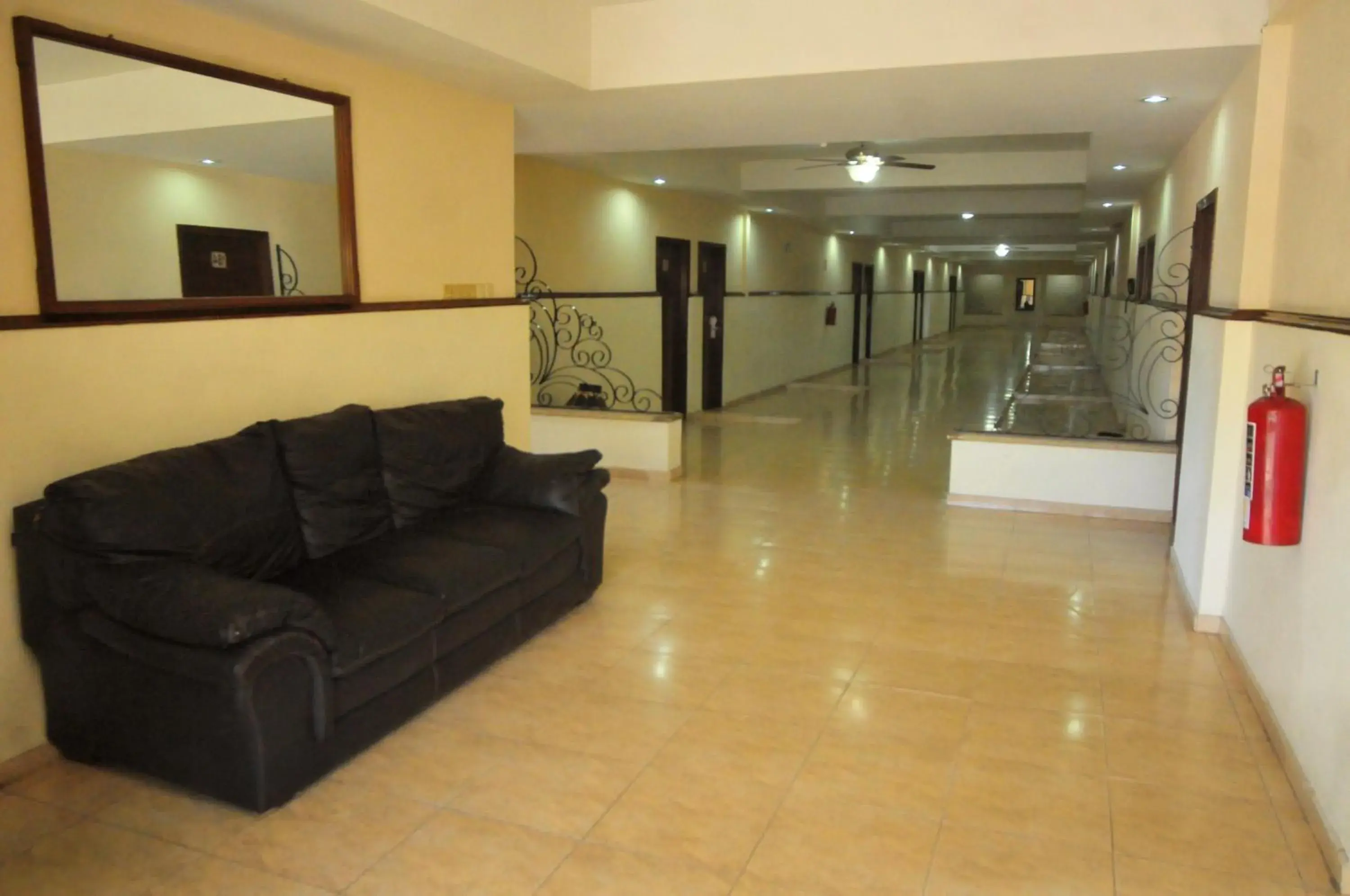 Living room, Lobby/Reception in Hotel America Palacio