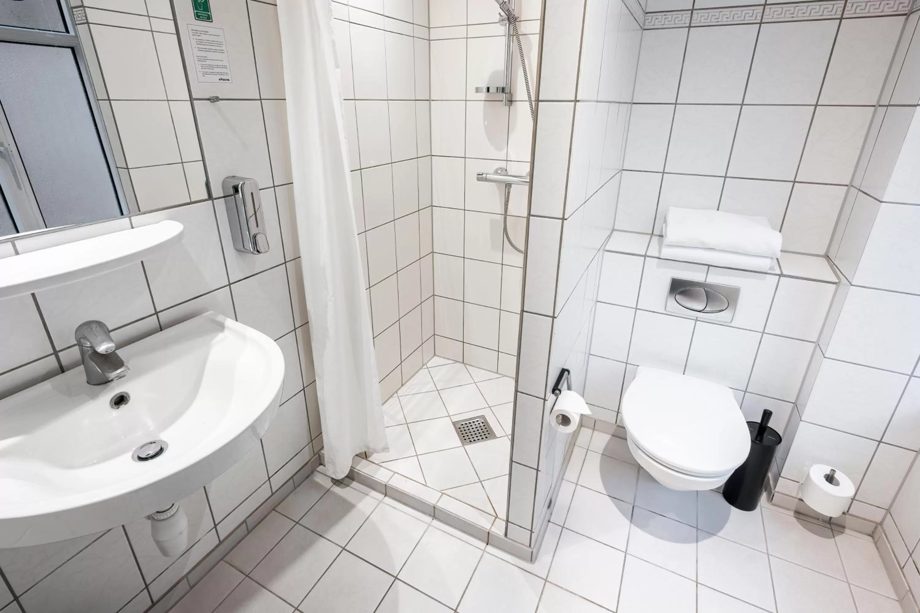 Bathroom in Go Hotel Saga