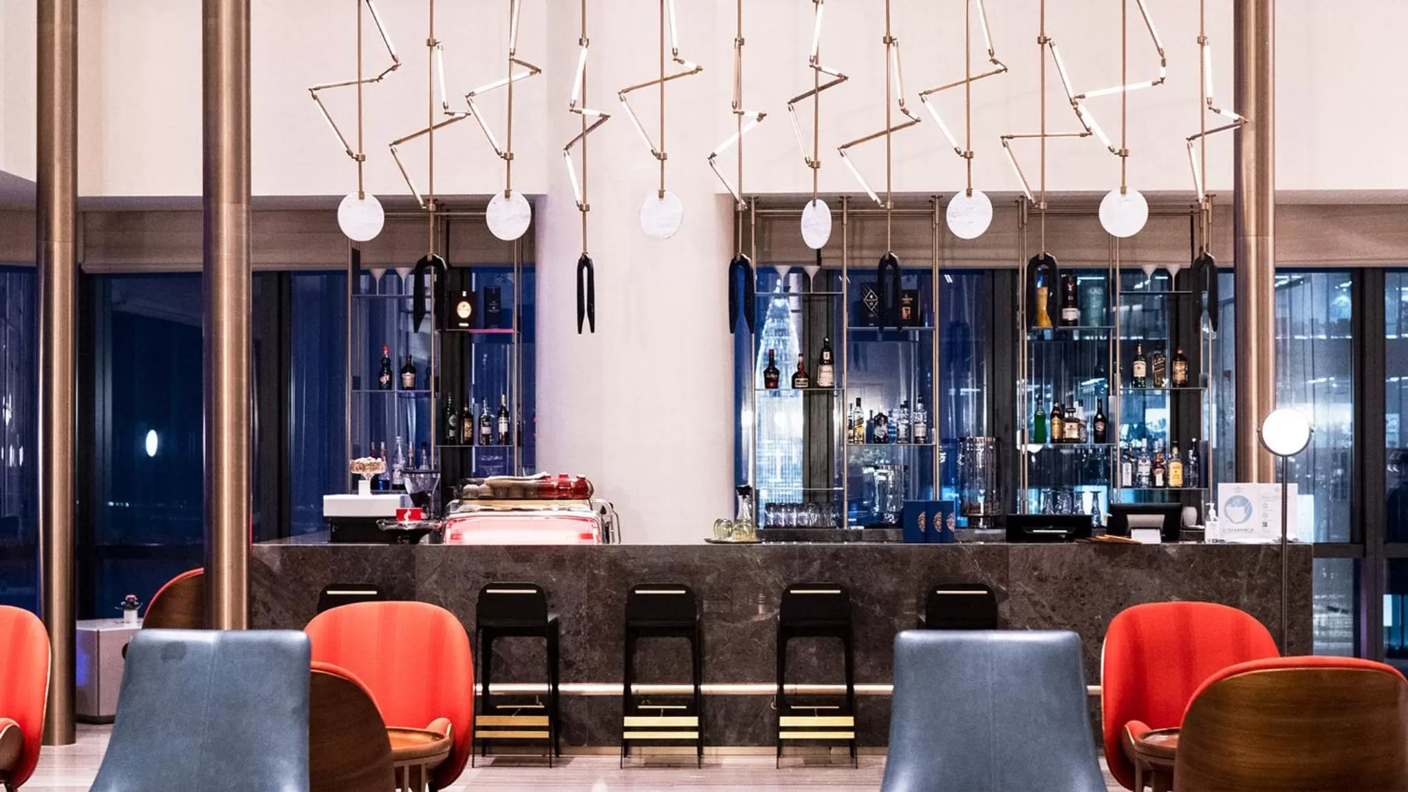 Lounge or bar in Crowne Plaza Shenzhen Nanshan by IHG