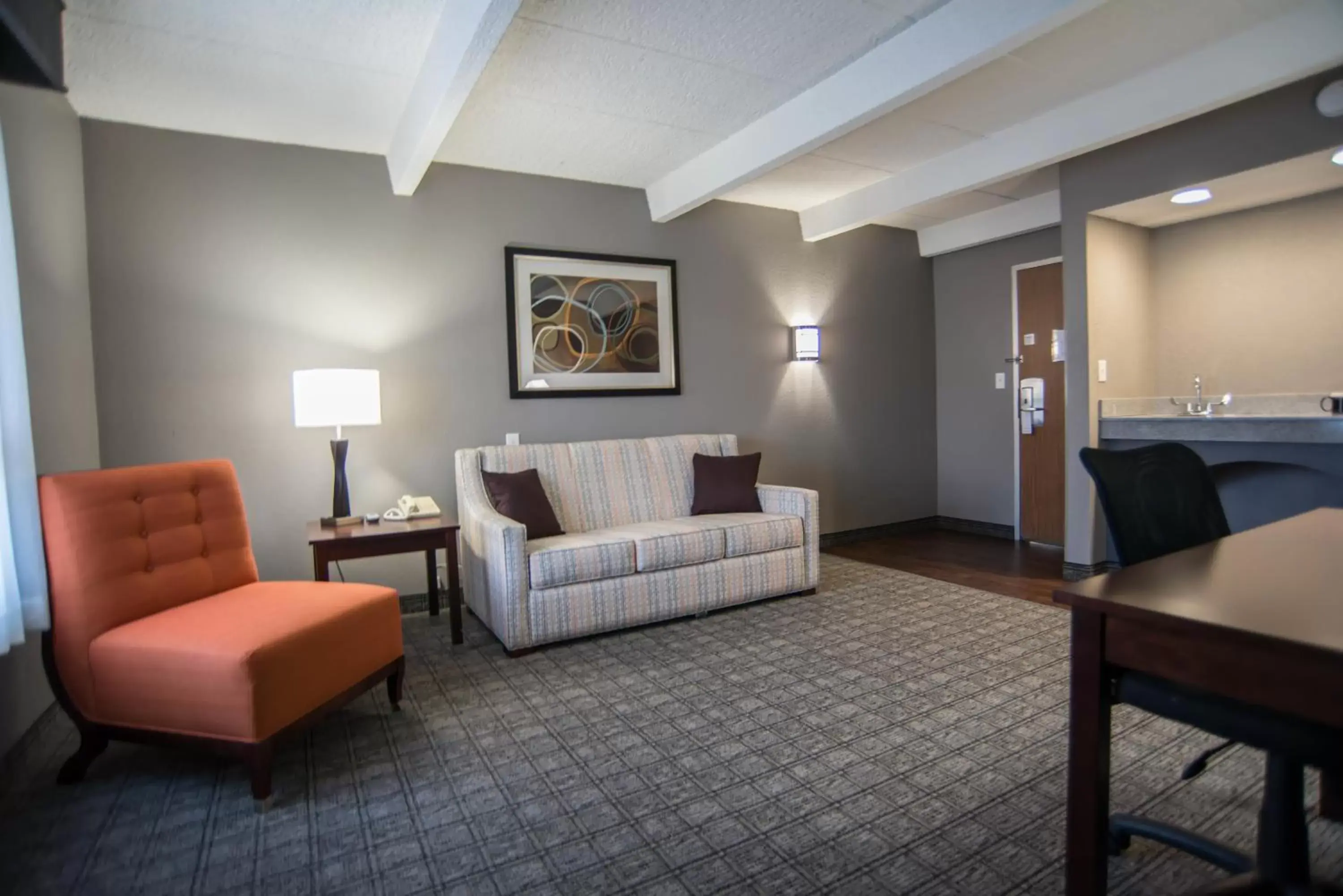 Seating Area in Eastland Suites Extended Stay Hotel & Conference Center Urbana