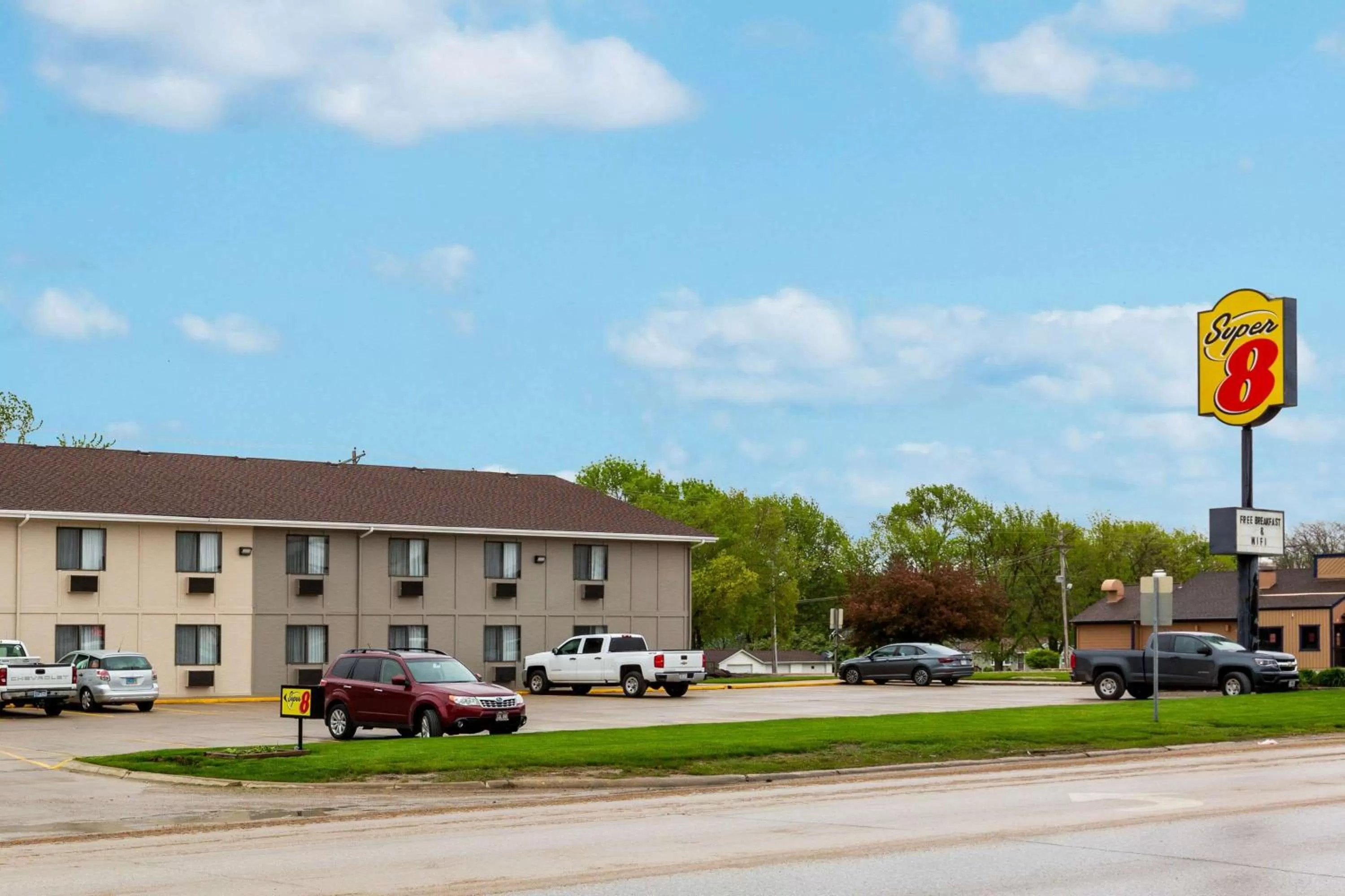 Property building in Super 8 by Wyndham Storm Lake